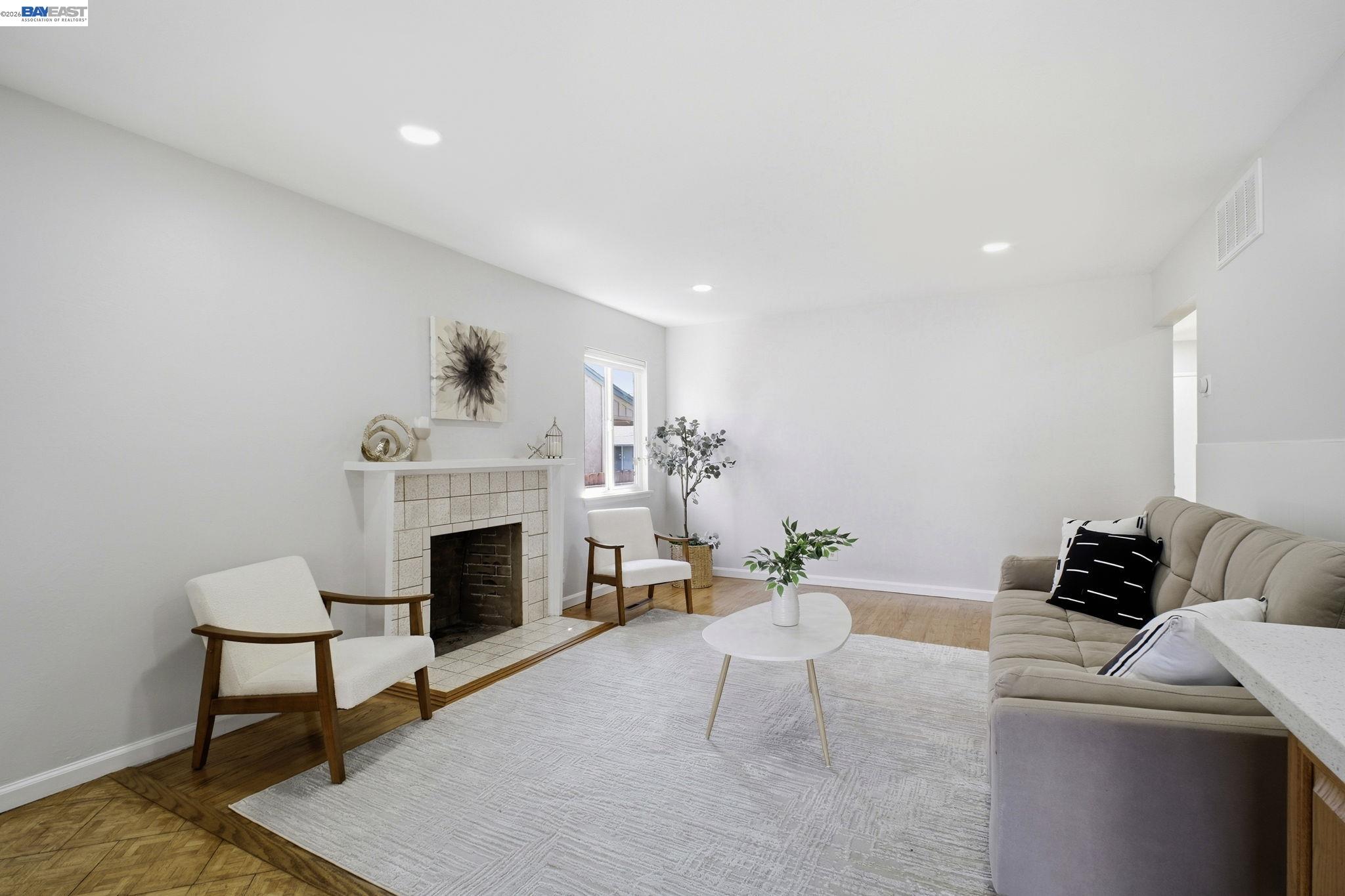 Detail Gallery Image 8 of 37 For 1549 Rieger Ave, Hayward,  CA 94544 - 3 Beds | 2 Baths