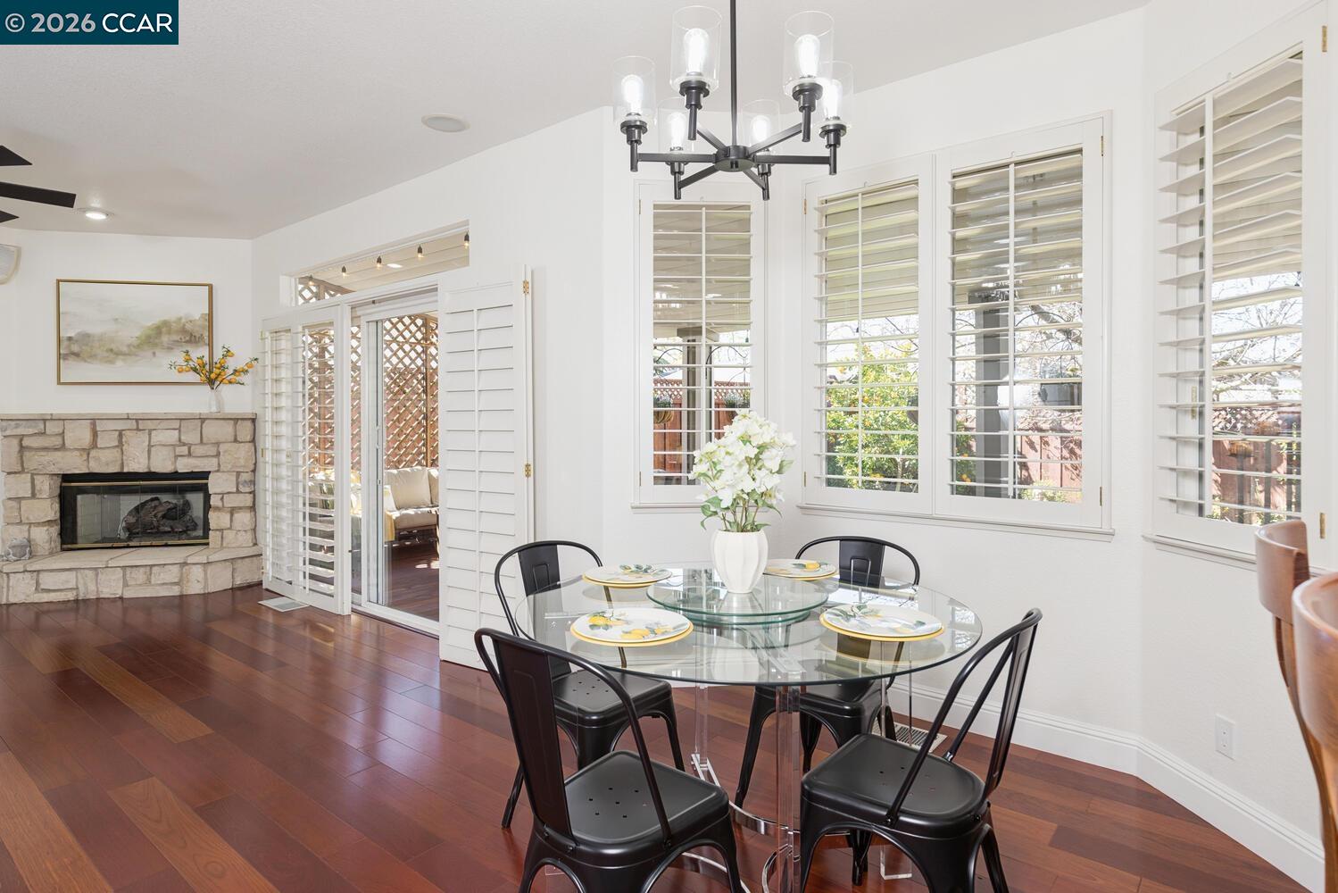 Detail Gallery Image 18 of 42 For 2042 Smith Ln, Concord,  CA 94518 - 5 Beds | 3 Baths