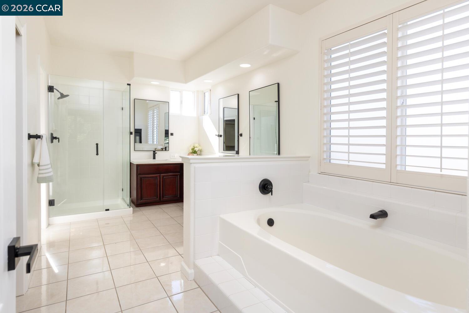 Detail Gallery Image 23 of 42 For 2042 Smith Ln, Concord,  CA 94518 - 5 Beds | 3 Baths