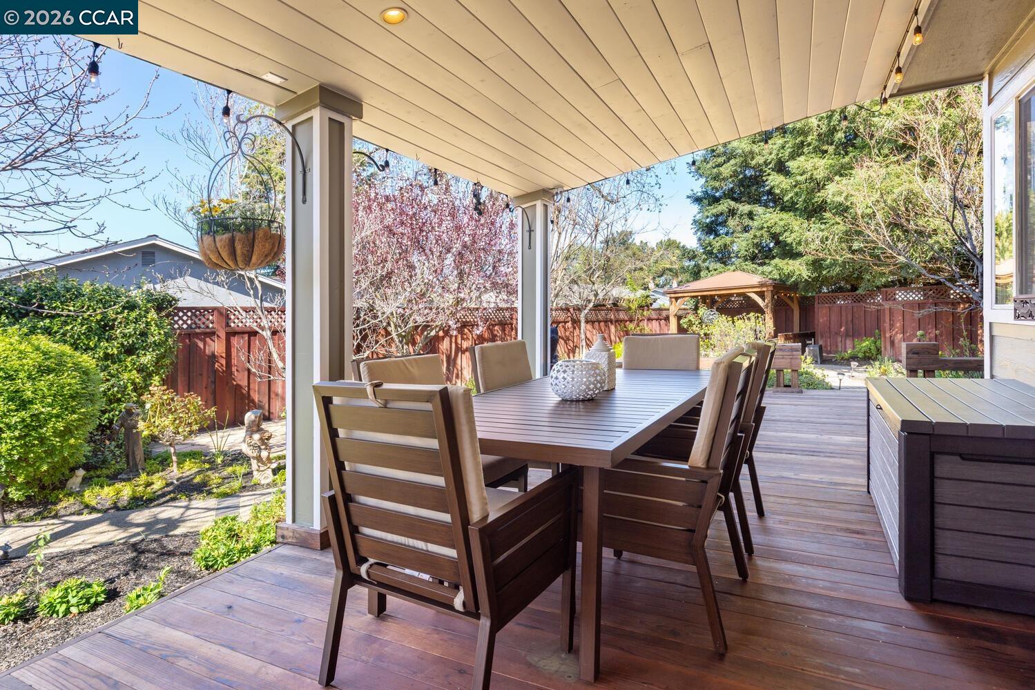 Detail Gallery Image 33 of 42 For 2042 Smith Ln, Concord,  CA 94518 - 5 Beds | 3 Baths