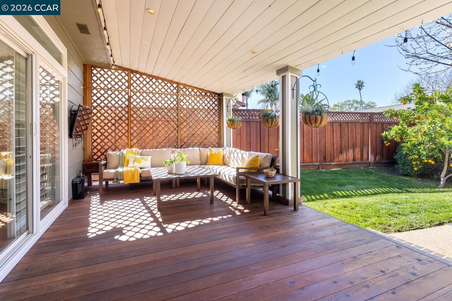 Detail Gallery Image 34 of 42 For 2042 Smith Ln, Concord,  CA 94518 - 5 Beds | 3 Baths