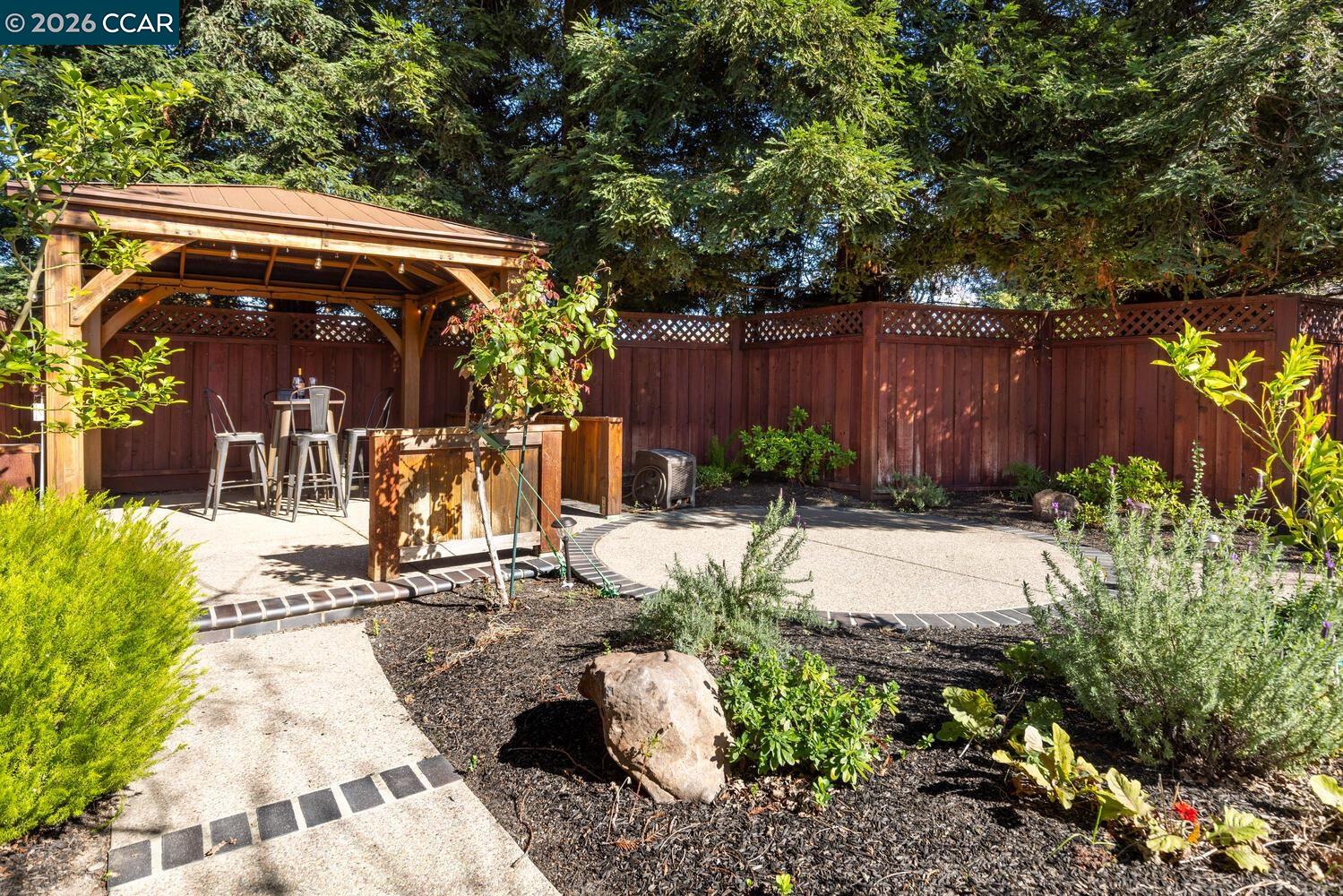 Detail Gallery Image 37 of 42 For 2042 Smith Ln, Concord,  CA 94518 - 5 Beds | 3 Baths