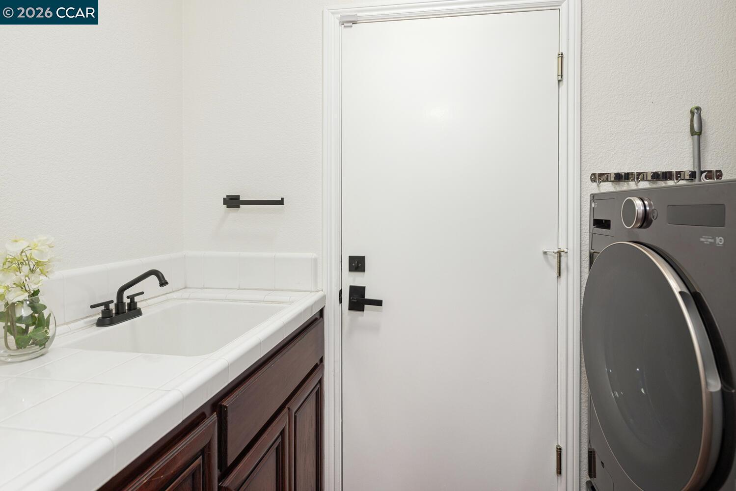 Detail Gallery Image 39 of 42 For 2042 Smith Ln, Concord,  CA 94518 - 5 Beds | 3 Baths