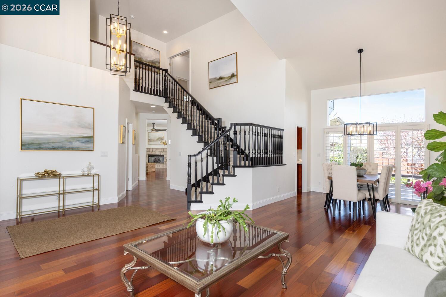 Detail Gallery Image 7 of 42 For 2042 Smith Ln, Concord,  CA 94518 - 5 Beds | 3 Baths