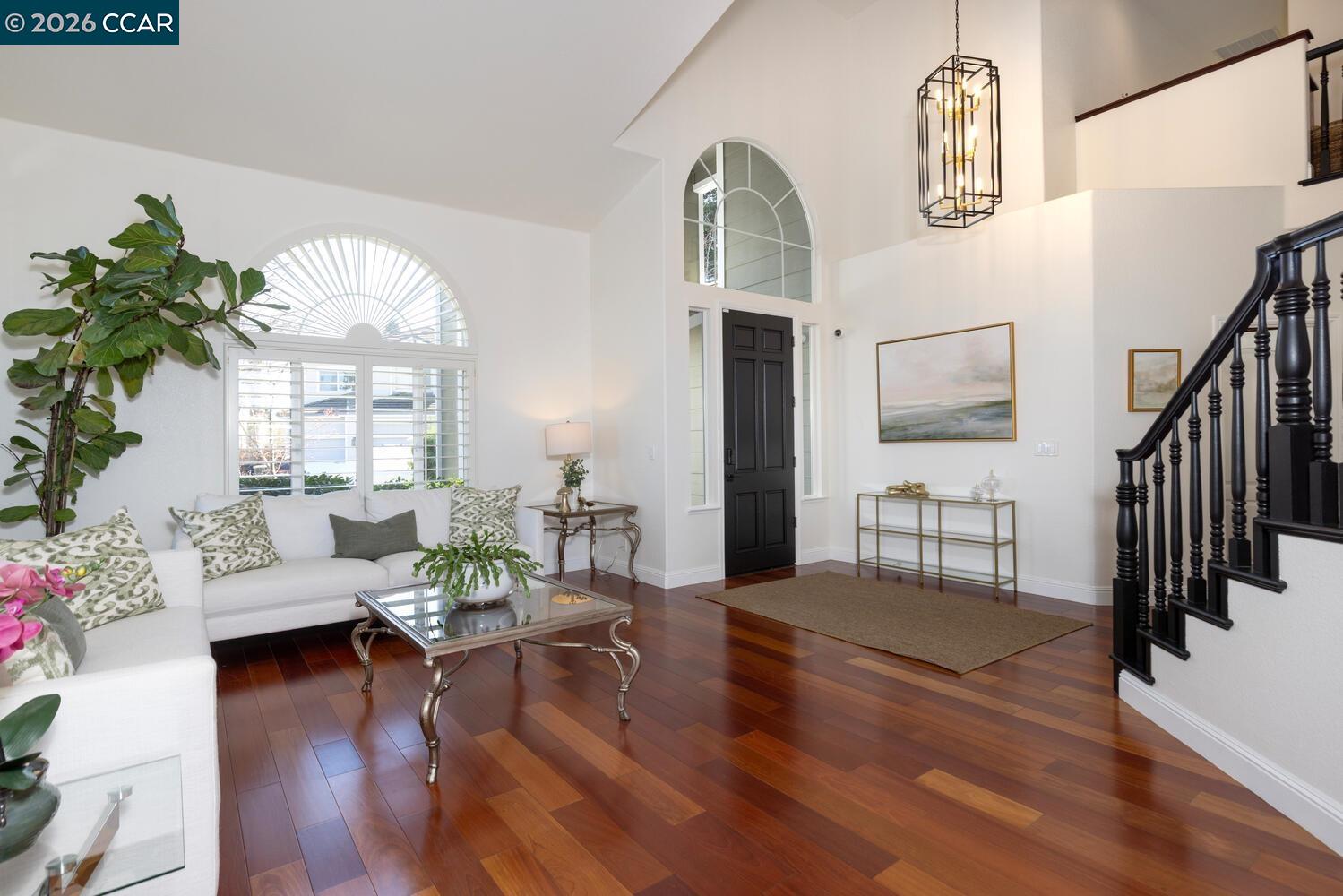 Detail Gallery Image 8 of 42 For 2042 Smith Ln, Concord,  CA 94518 - 5 Beds | 3 Baths