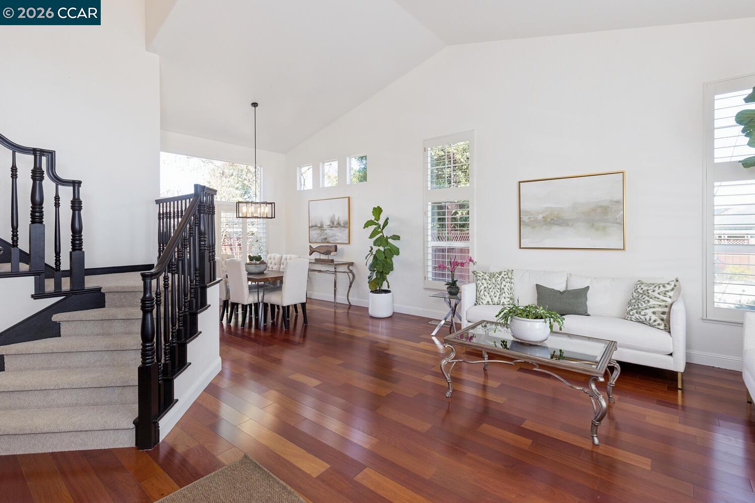 Detail Gallery Image 9 of 42 For 2042 Smith Ln, Concord,  CA 94518 - 5 Beds | 3 Baths