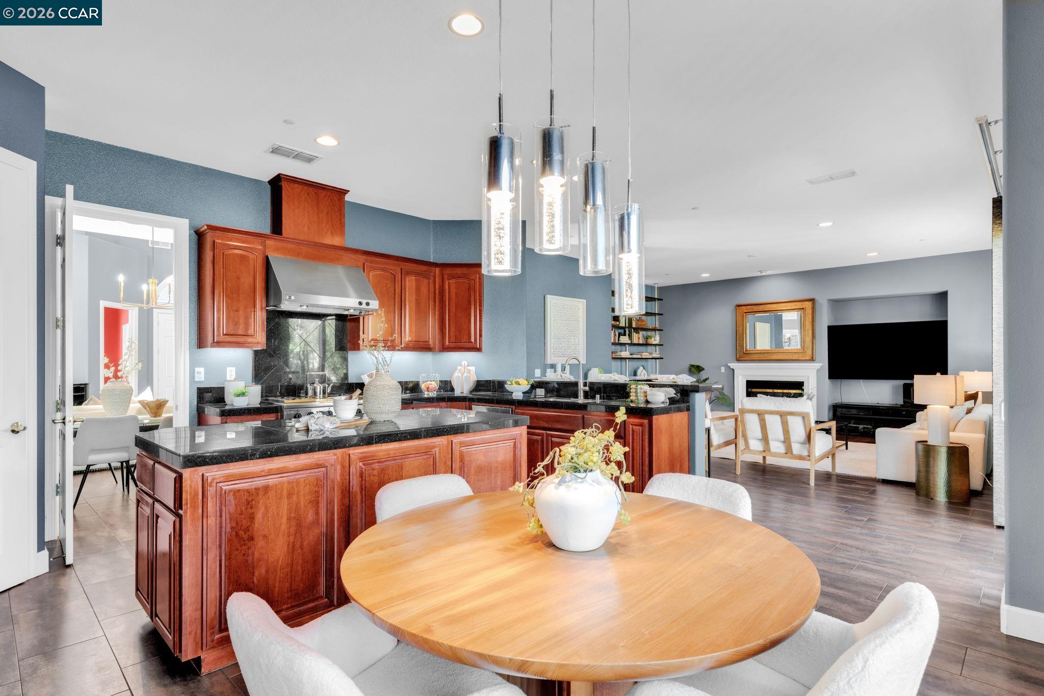 Detail Gallery Image 17 of 59 For 4999 Piper Glen Terrace, Dublin,  CA 94568-7489 - 4 Beds | 2/1 Baths