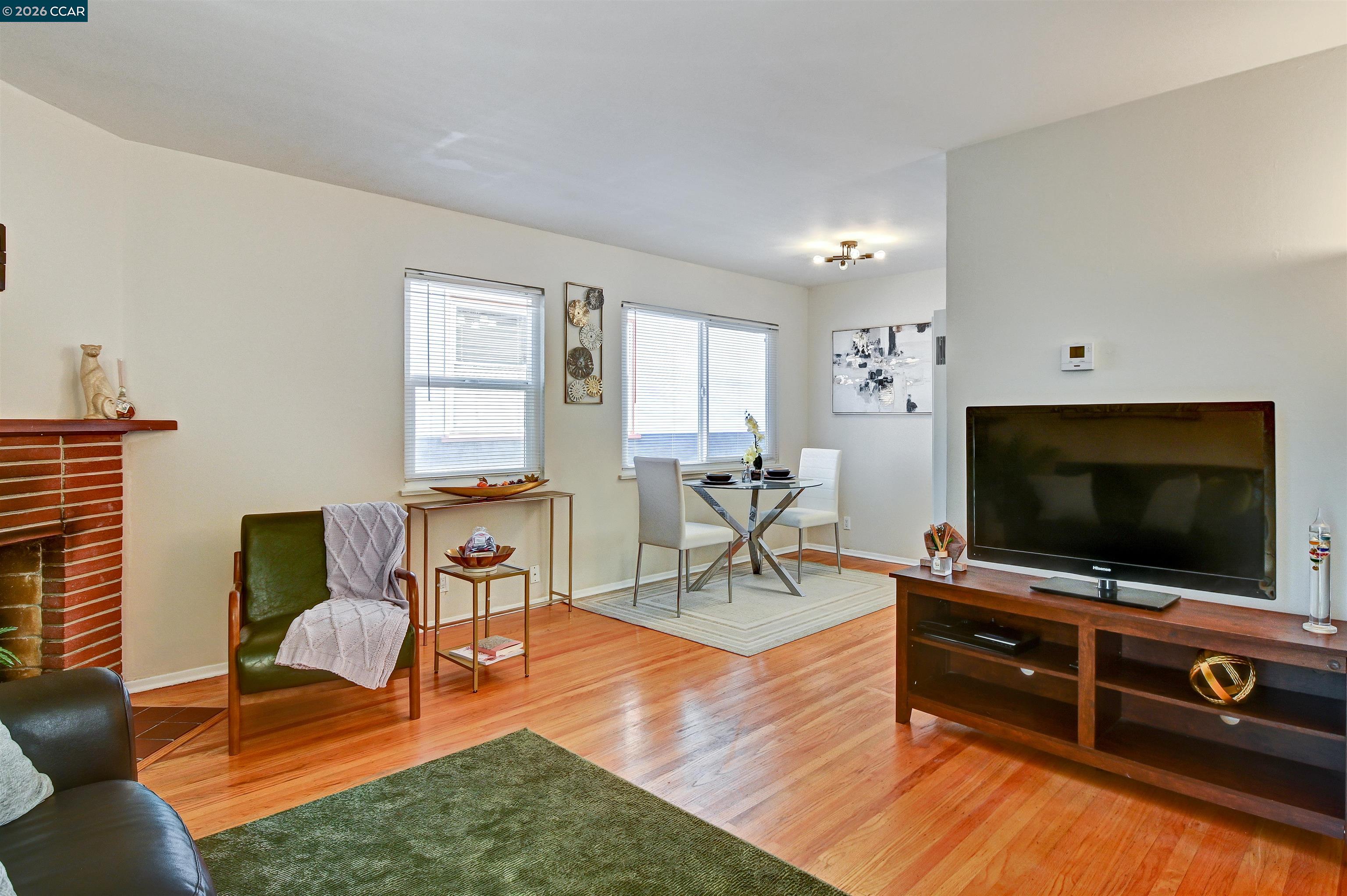 Detail Gallery Image 16 of 17 For 933 Cerrito St, Albany,  CA 94706 - 2 Beds | 1 Baths