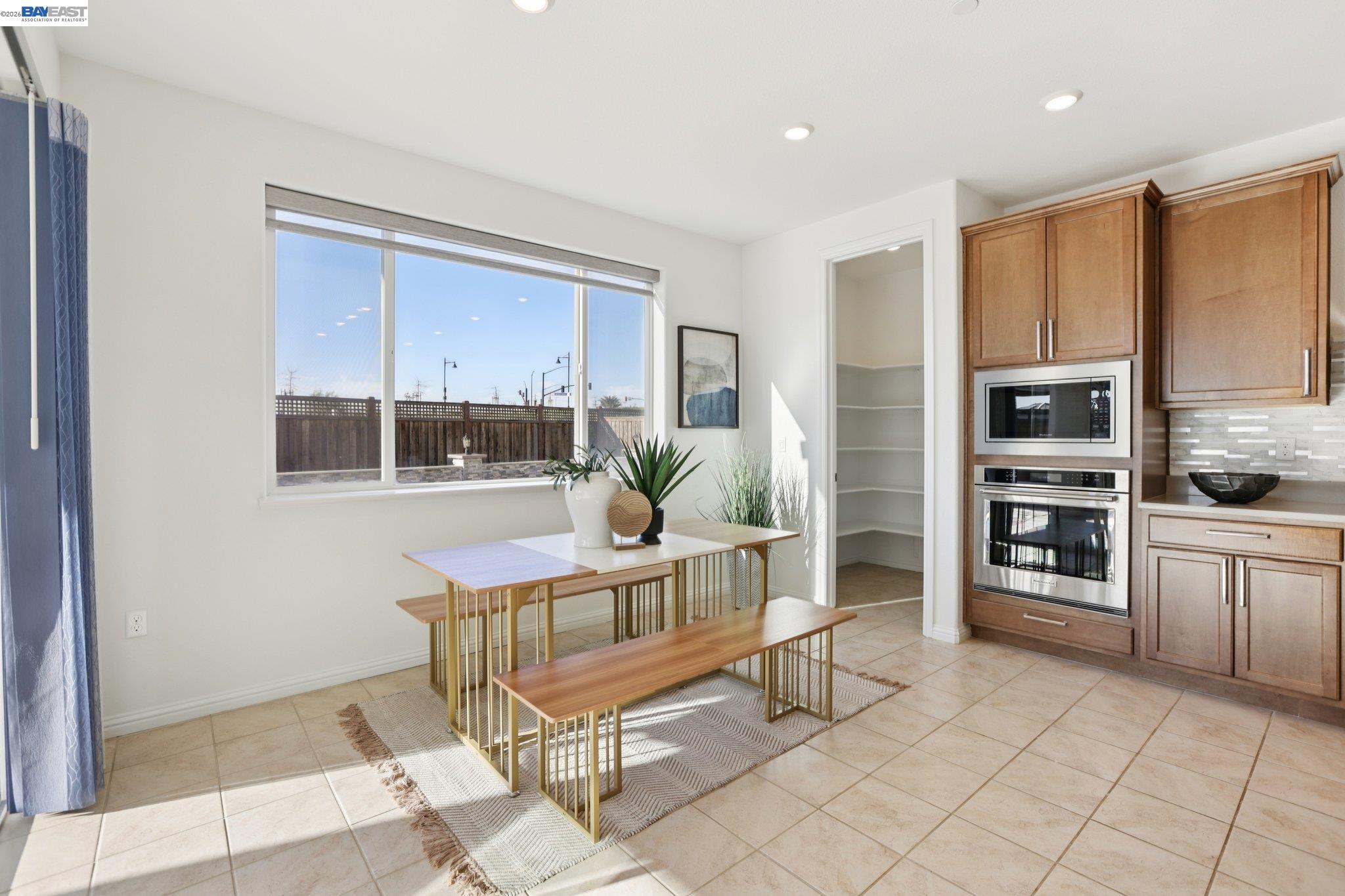 Detail Gallery Image 13 of 60 For 16172 Abernathy Ct, Lathrop,  CA 95330 - 6 Beds | 4 Baths