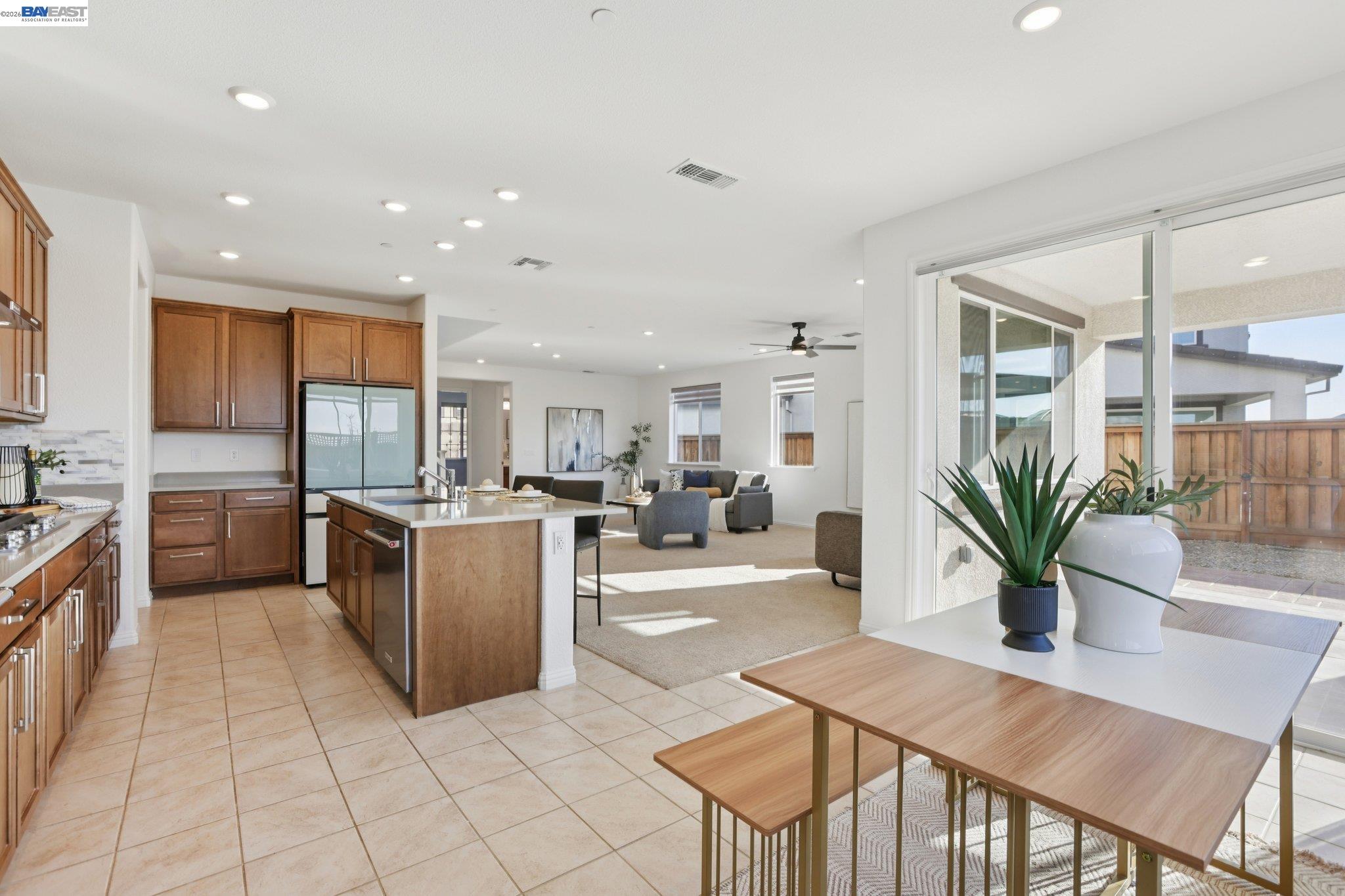 Detail Gallery Image 14 of 60 For 16172 Abernathy Ct, Lathrop,  CA 95330 - 6 Beds | 4 Baths