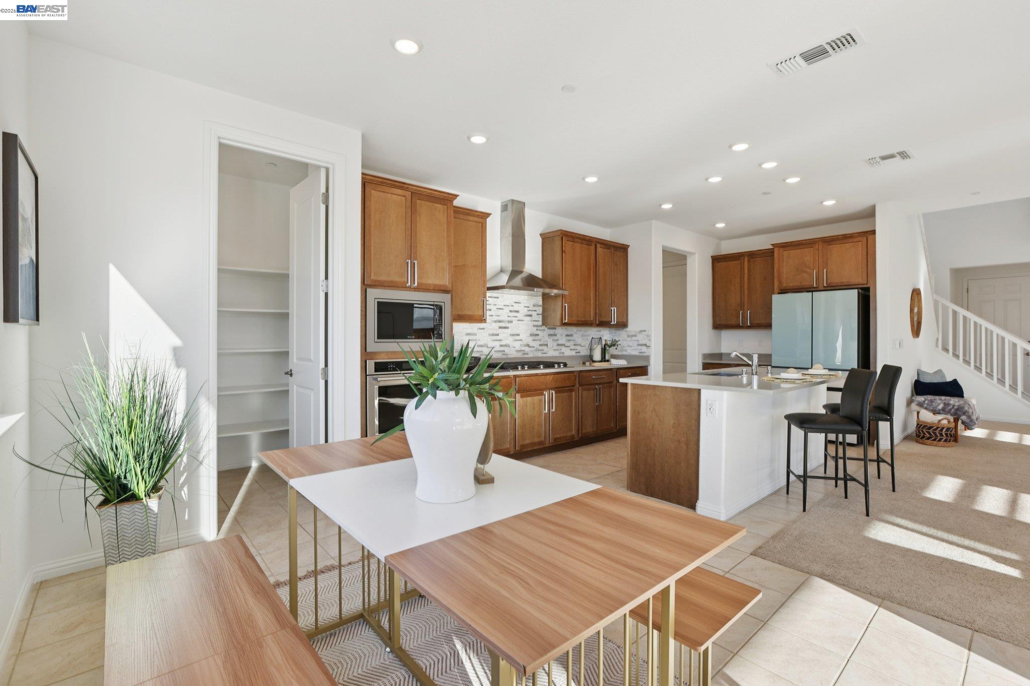 Detail Gallery Image 10 of 60 For 16172 Abernathy Ct, Lathrop,  CA 95330 - 6 Beds | 4 Baths