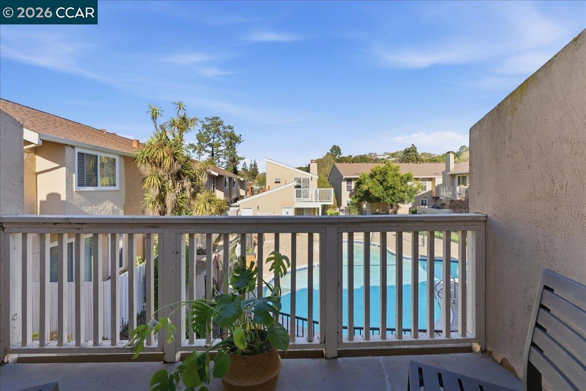 Detail Gallery Image 2 of 23 For 4740 Appian Way #9,  El Sobrante,  CA 94803 - 1 Beds | 1 Baths