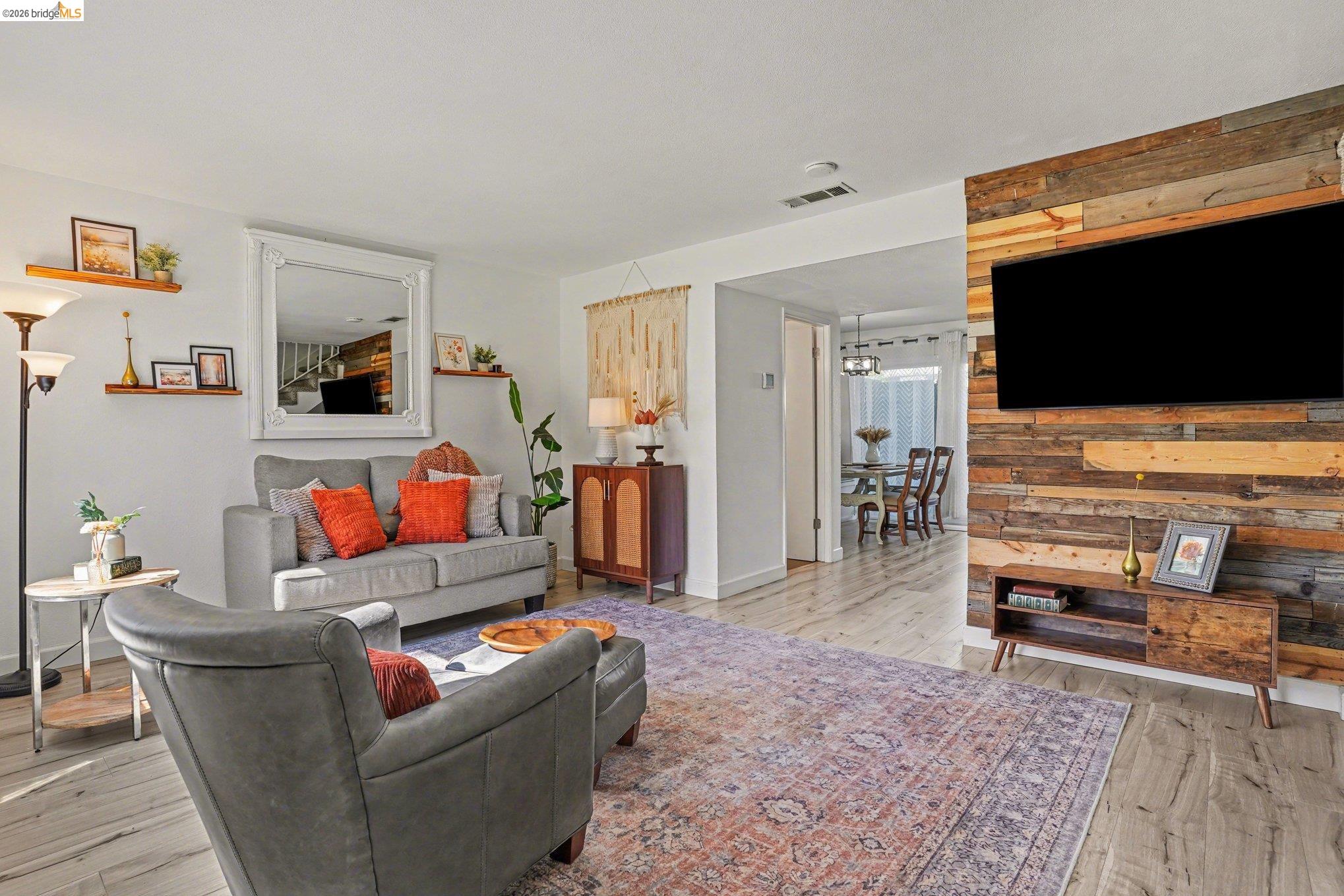 Photo #5: 41126043 Listing: Photo #5