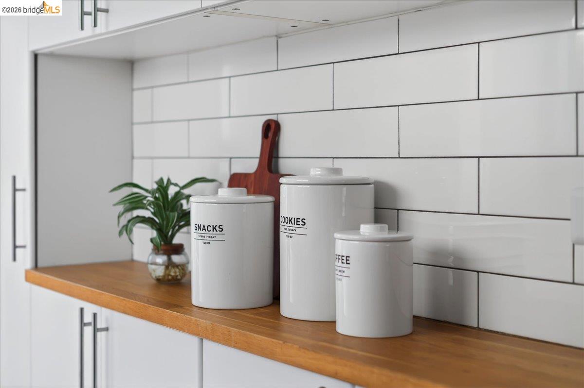 Detail Gallery Image 14 of 30 For 4030 Lusk St, Oakland,  CA 94608 - 2 Beds | 2 Baths