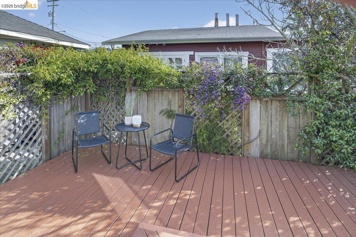 Detail Gallery Image 24 of 30 For 4030 Lusk St, Oakland,  CA 94608 - 2 Beds | 2 Baths