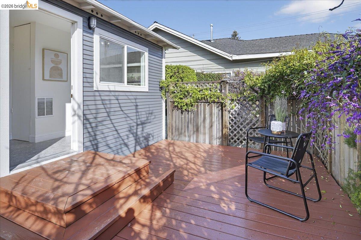 Detail Gallery Image 25 of 30 For 4030 Lusk St, Oakland,  CA 94608 - 2 Beds | 2 Baths