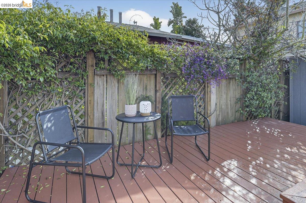 Detail Gallery Image 26 of 30 For 4030 Lusk St, Oakland,  CA 94608 - 2 Beds | 2 Baths