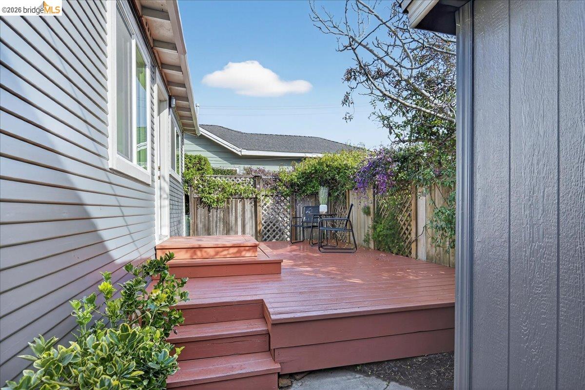 Detail Gallery Image 27 of 30 For 4030 Lusk St, Oakland,  CA 94608 - 2 Beds | 2 Baths