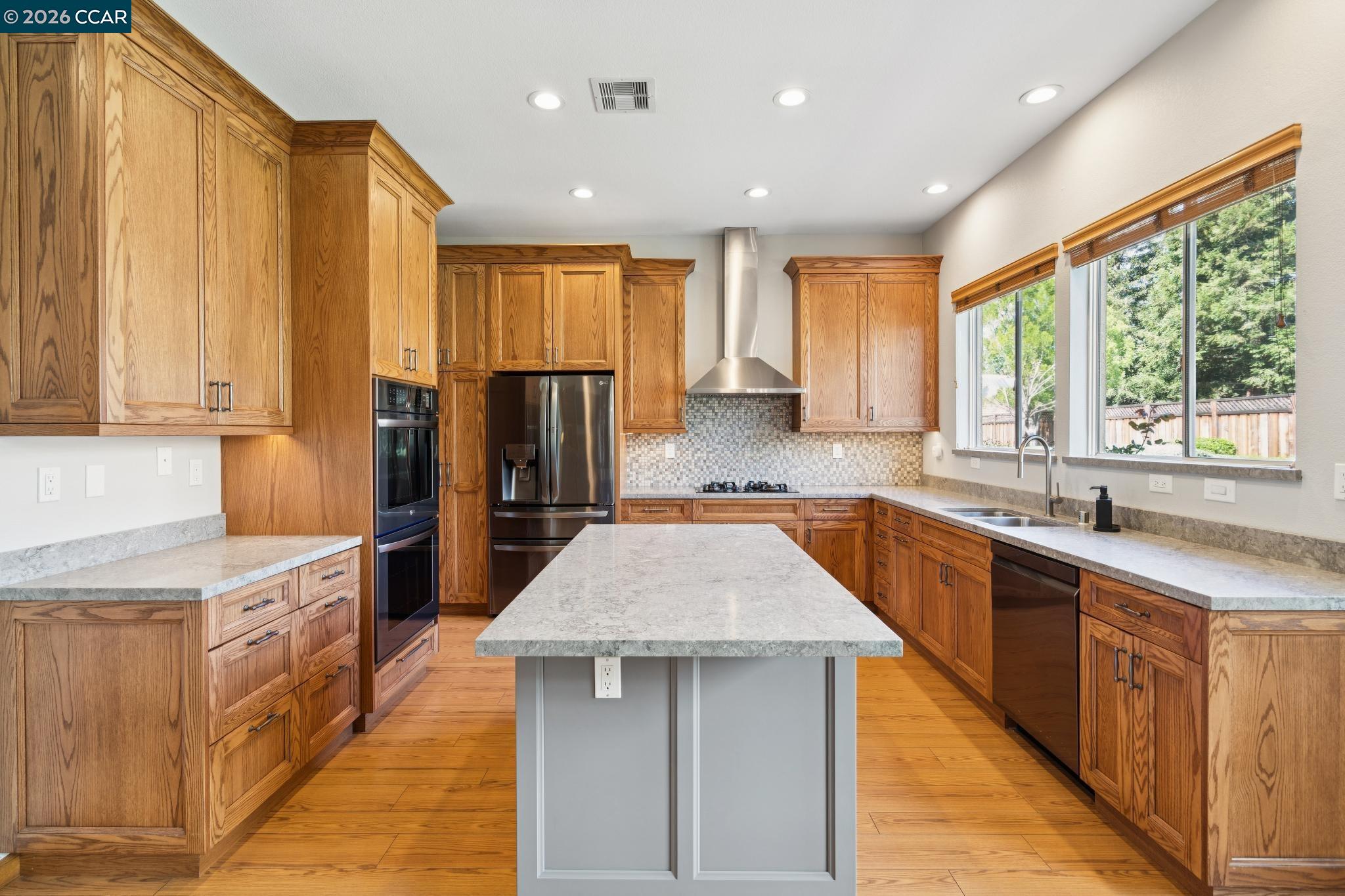 Detail Gallery Image 16 of 54 For 1869 Renee Way, Concord,  CA 94521 - 4 Beds | 3 Baths