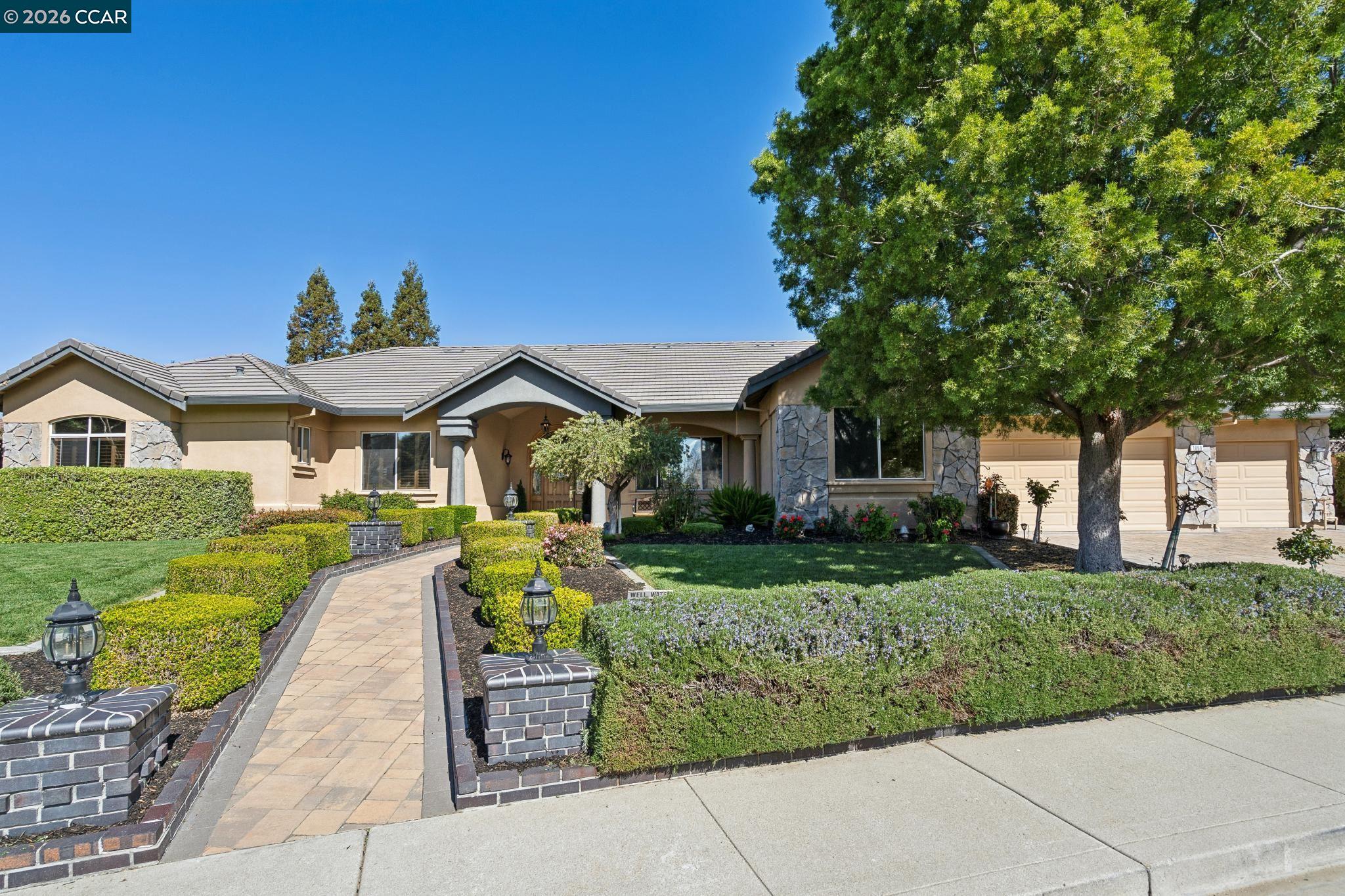 Detail Gallery Image 3 of 54 For 1869 Renee Way, Concord,  CA 94521 - 4 Beds | 3 Baths