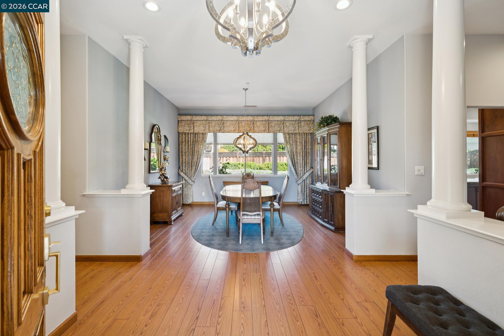 Detail Gallery Image 5 of 54 For 1869 Renee Way, Concord,  CA 94521 - 4 Beds | 3 Baths