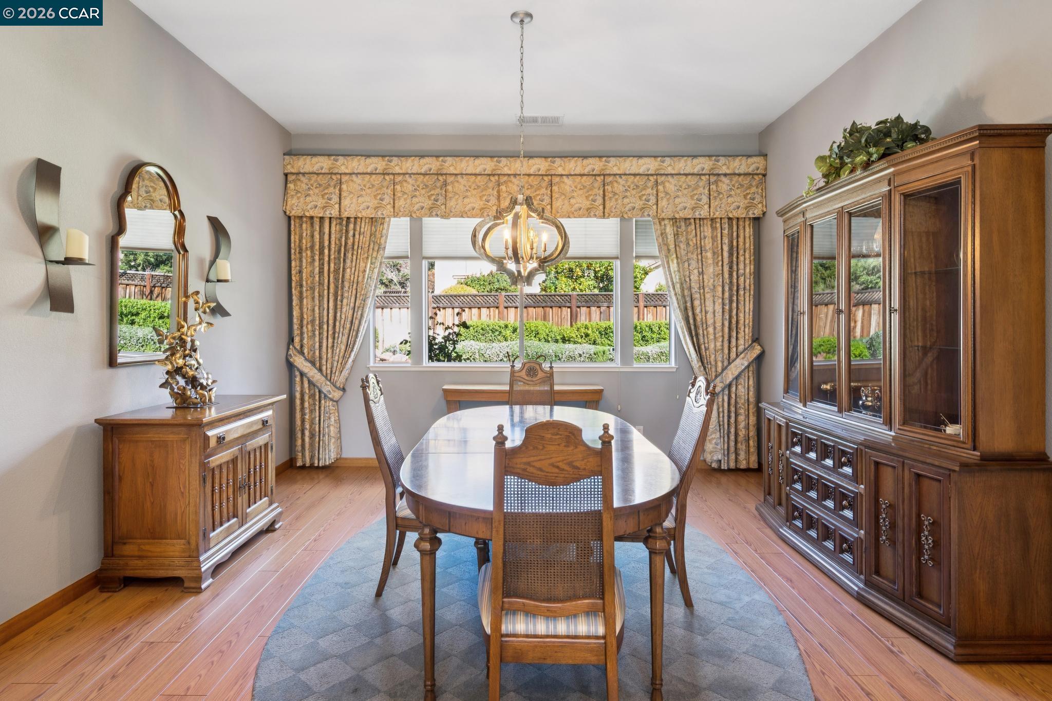 Detail Gallery Image 6 of 54 For 1869 Renee Way, Concord,  CA 94521 - 4 Beds | 3 Baths