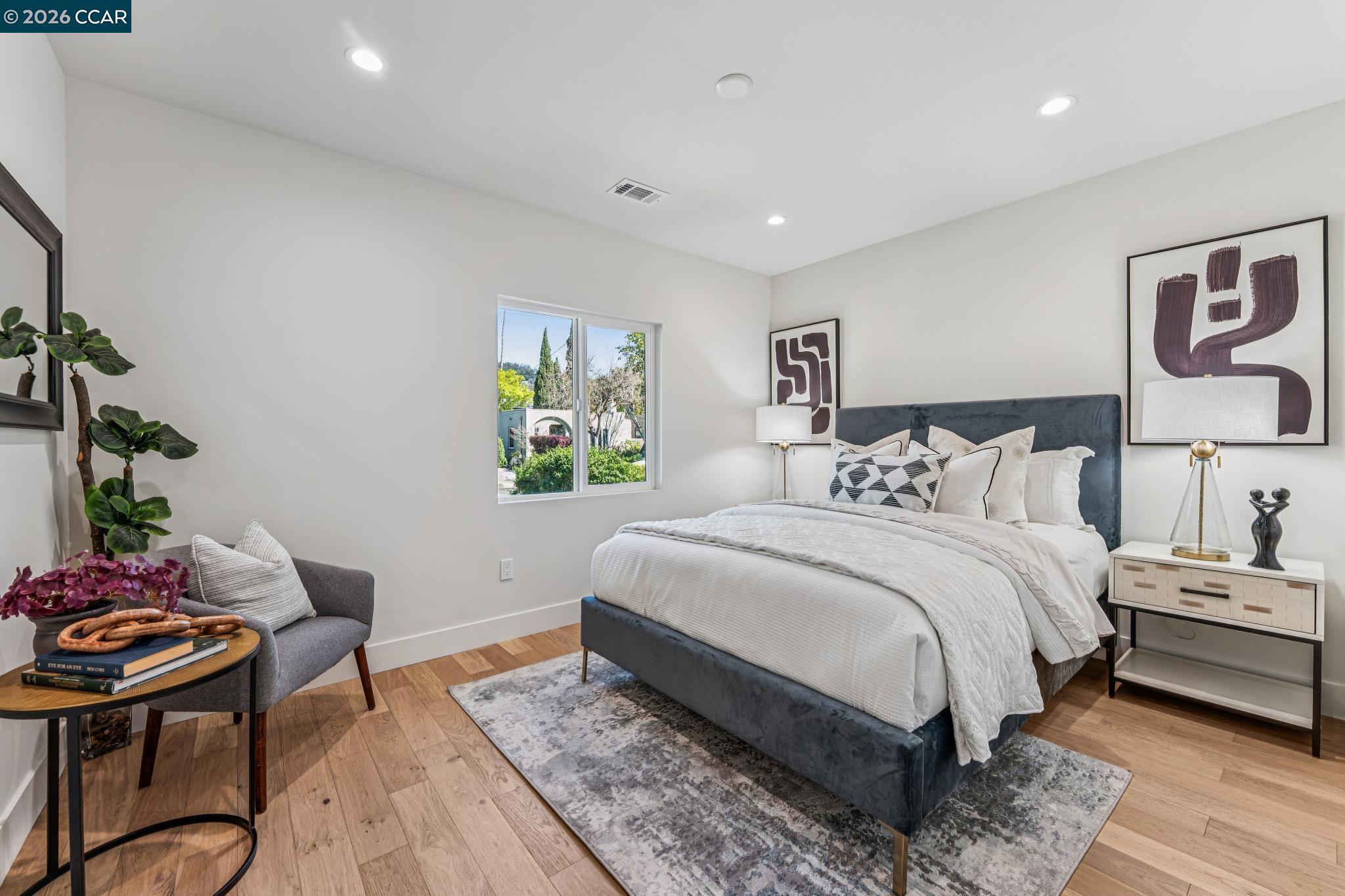 Detail Gallery Image 12 of 23 For 3017 Madeline St, Oakland,  CA 94602 - 3 Beds | 2 Baths