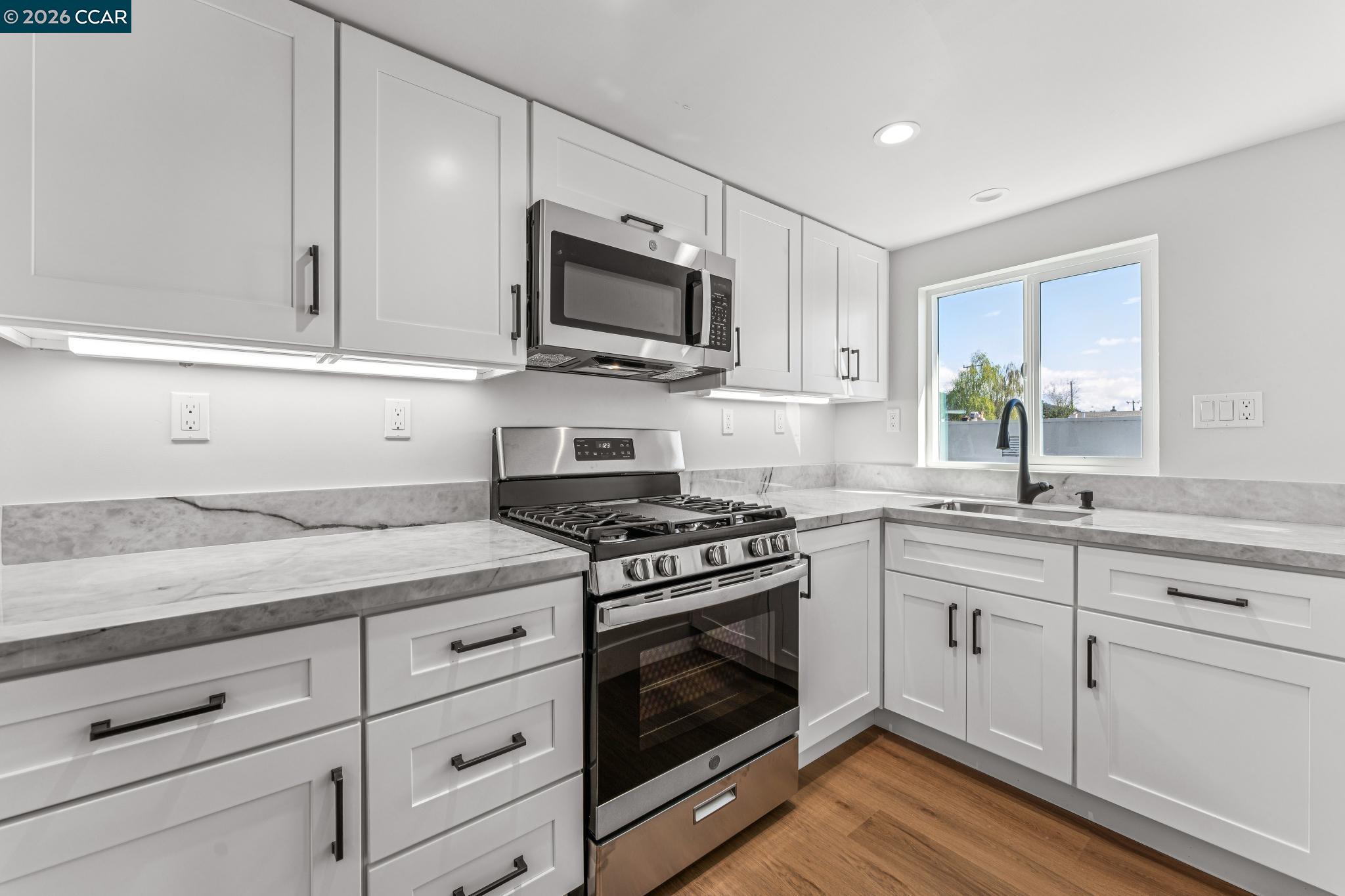 Detail Gallery Image 18 of 23 For 3017 Madeline St, Oakland,  CA 94602 - 3 Beds | 2 Baths