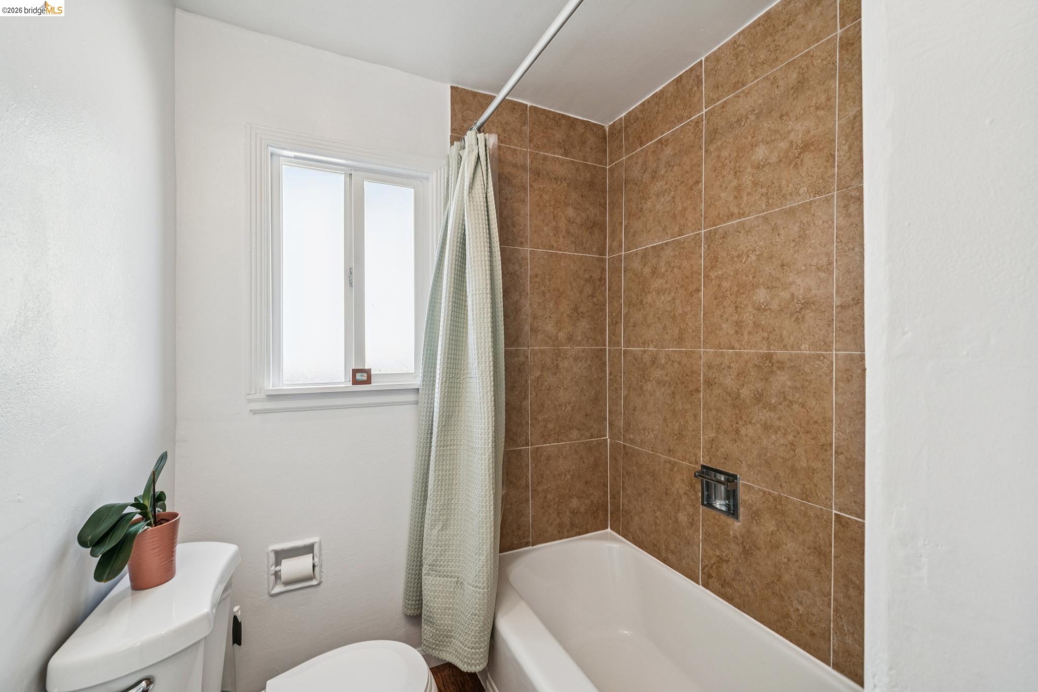 Detail Gallery Image 23 of 36 For 712 40th St, Richmond,  CA 94805 - 3 Beds | 2 Baths