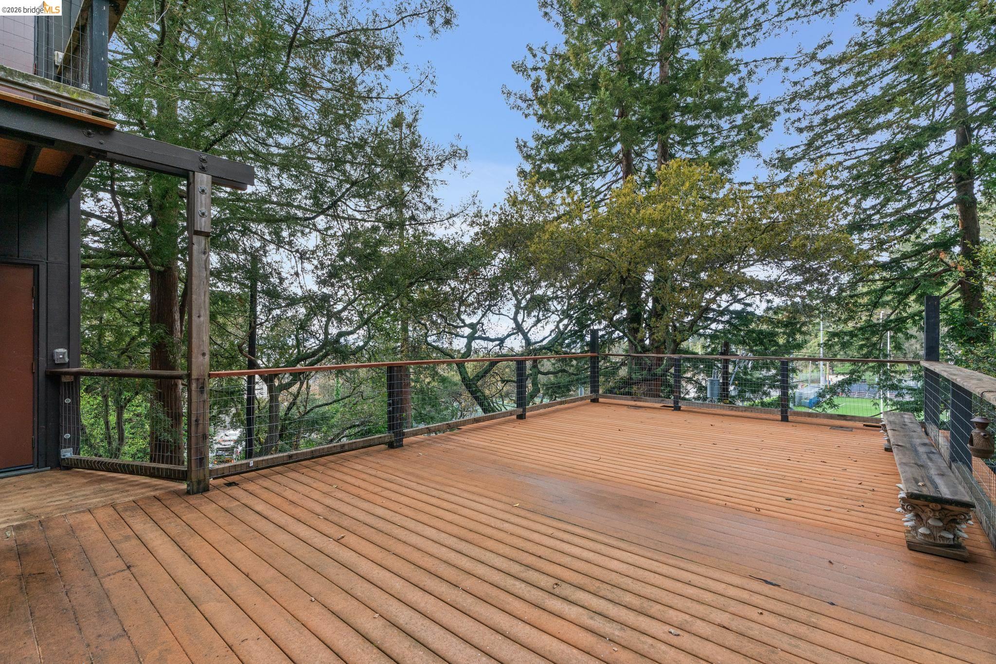 Detail Gallery Image 12 of 60 For 39 Canyon Rd, Berkeley,  CA 94704 - 4 Beds | 3/1 Baths