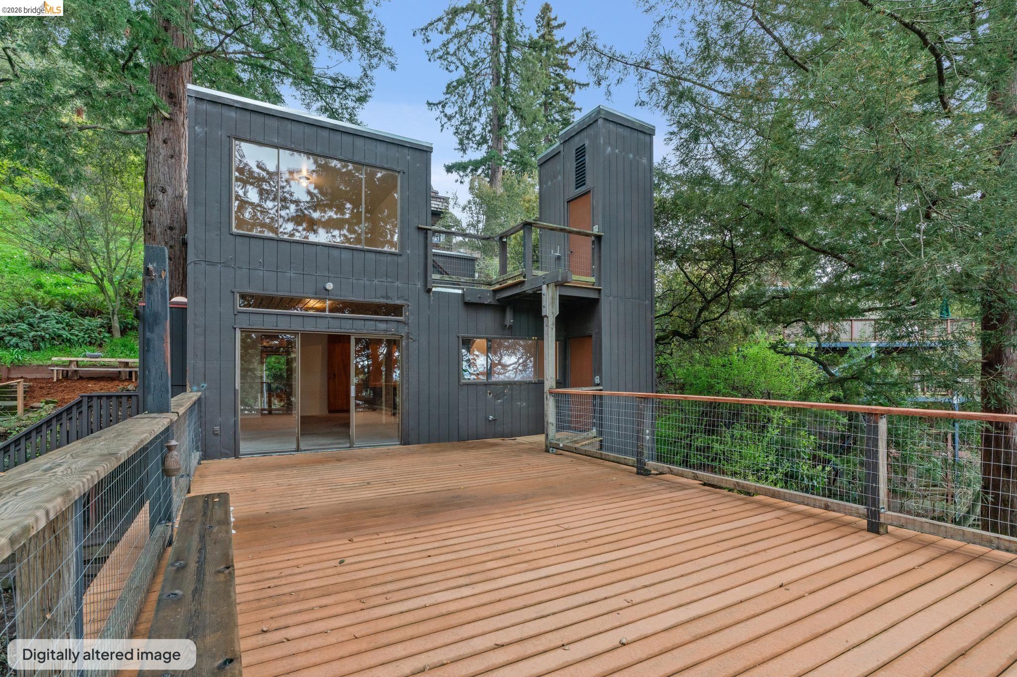 Detail Gallery Image 18 of 60 For 39 Canyon Rd, Berkeley,  CA 94704 - 4 Beds | 3/1 Baths