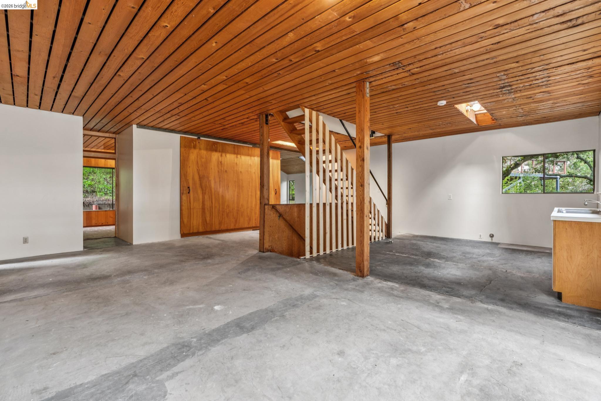 Detail Gallery Image 19 of 60 For 39 Canyon Rd, Berkeley,  CA 94704 - 4 Beds | 3/1 Baths