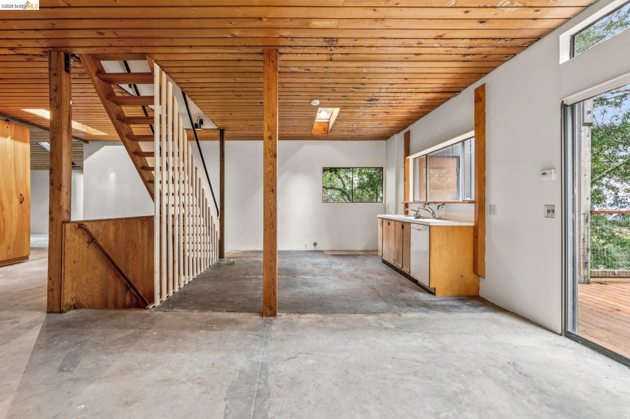 Detail Gallery Image 20 of 60 For 39 Canyon Rd, Berkeley,  CA 94704 - 4 Beds | 3/1 Baths