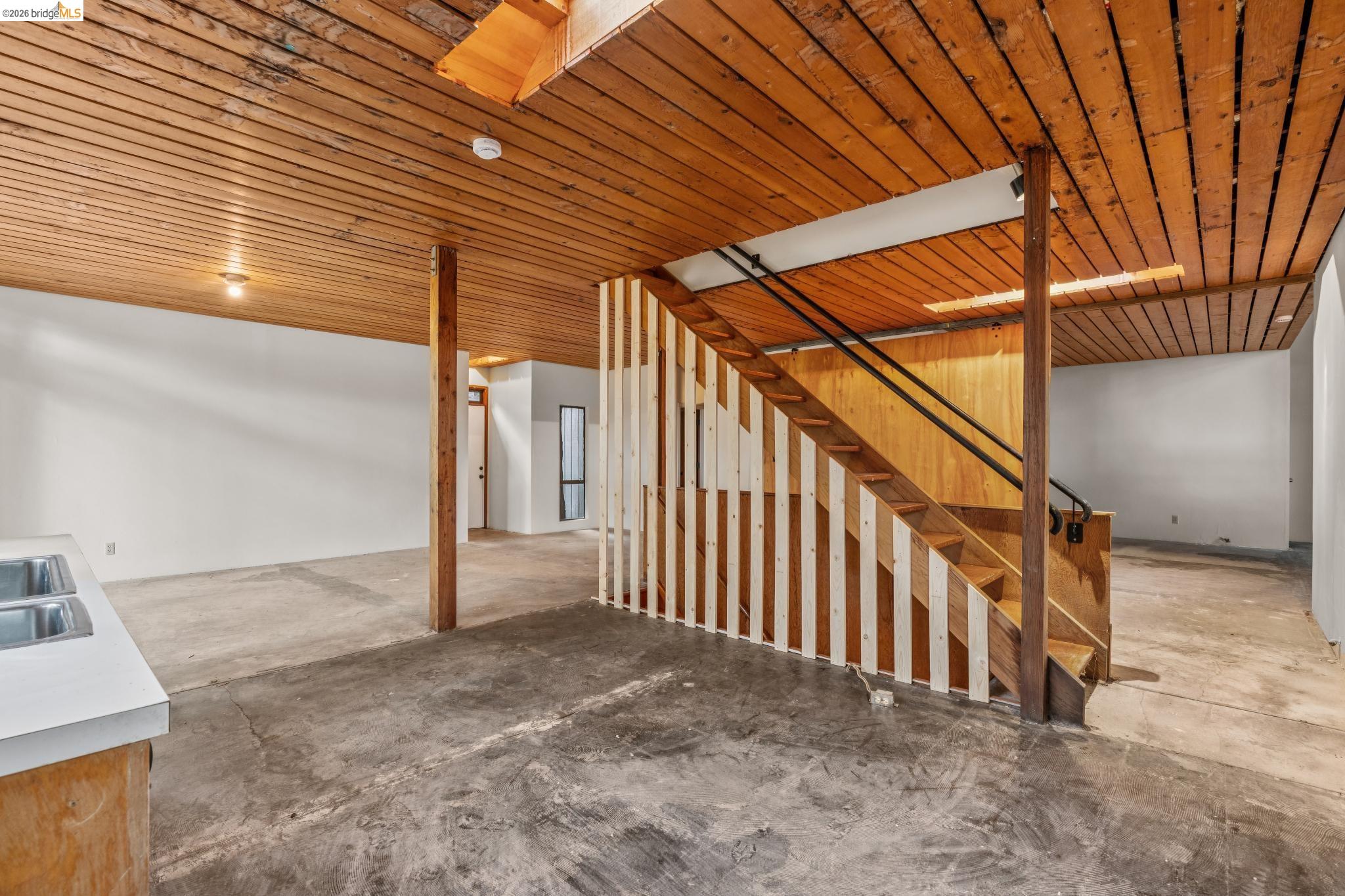 Detail Gallery Image 24 of 60 For 39 Canyon Rd, Berkeley,  CA 94704 - 4 Beds | 3/1 Baths