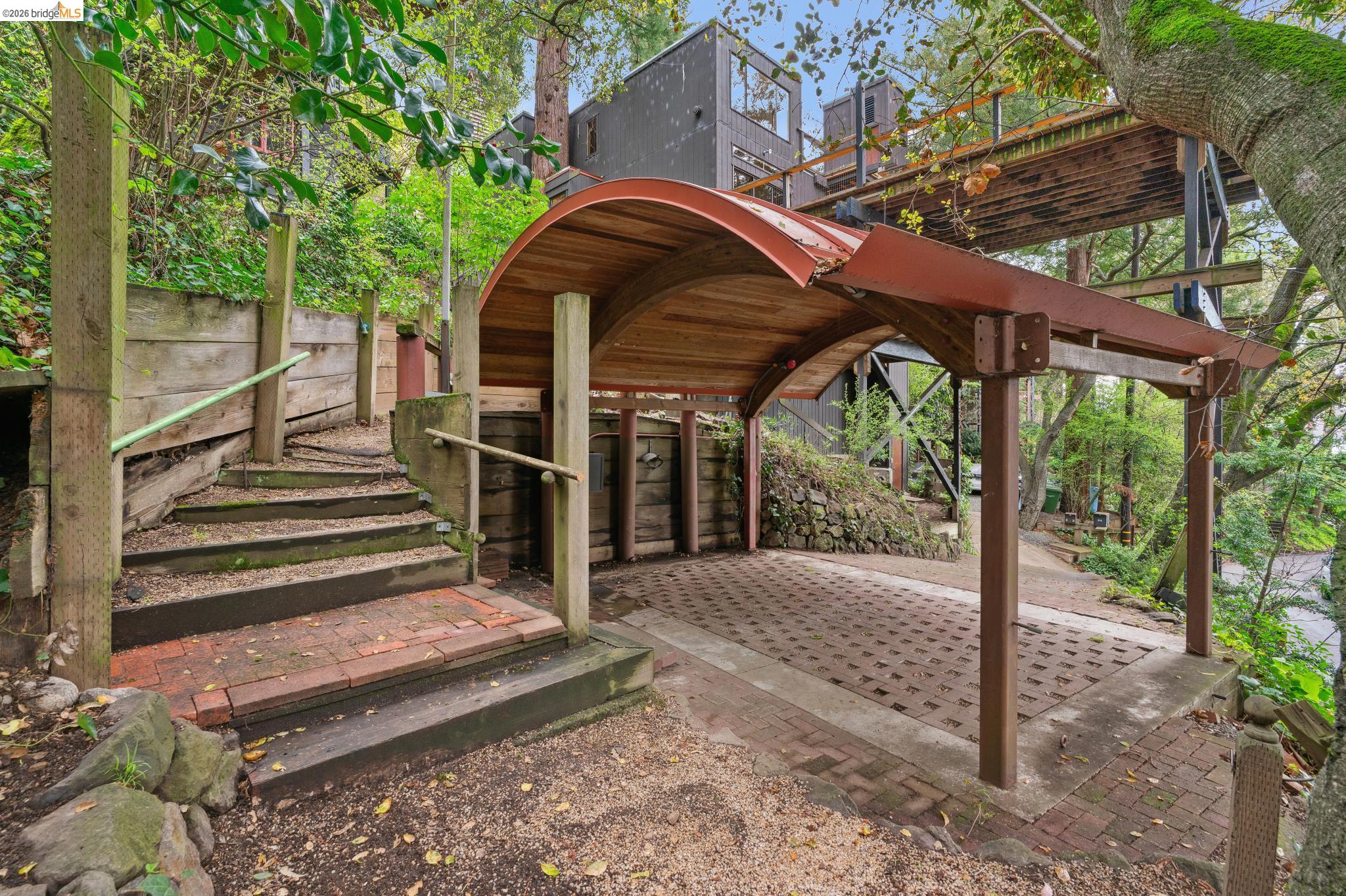 Detail Gallery Image 4 of 60 For 39 Canyon Rd, Berkeley,  CA 94704 - 4 Beds | 3/1 Baths