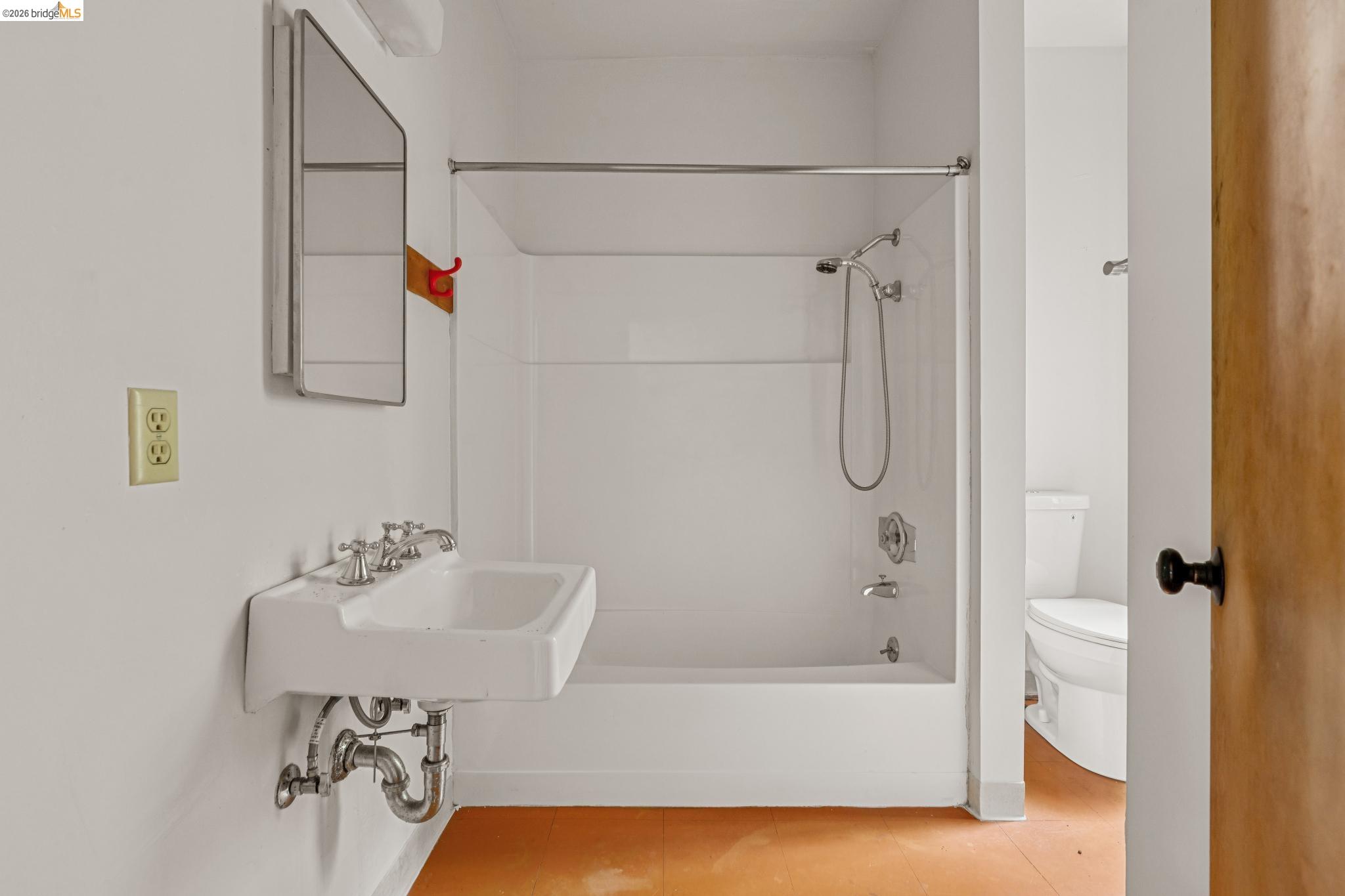 Detail Gallery Image 33 of 60 For 39 Canyon Rd, Berkeley,  CA 94704 - 4 Beds | 3/1 Baths