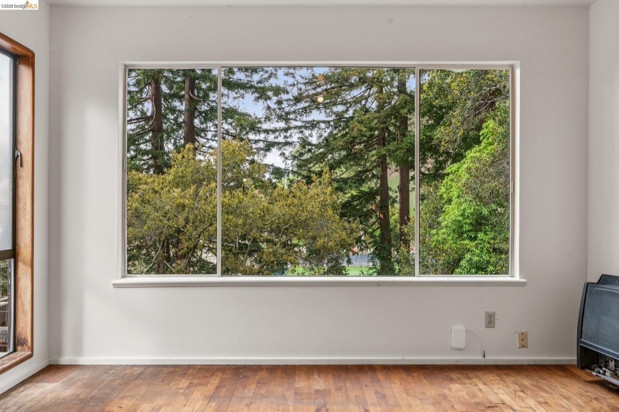 Detail Gallery Image 35 of 60 For 39 Canyon Rd, Berkeley,  CA 94704 - 4 Beds | 3/1 Baths