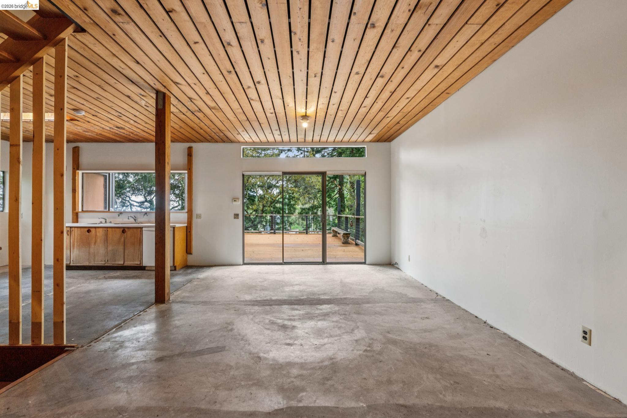 Detail Gallery Image 9 of 60 For 39 Canyon Rd, Berkeley,  CA 94704 - 4 Beds | 3/1 Baths