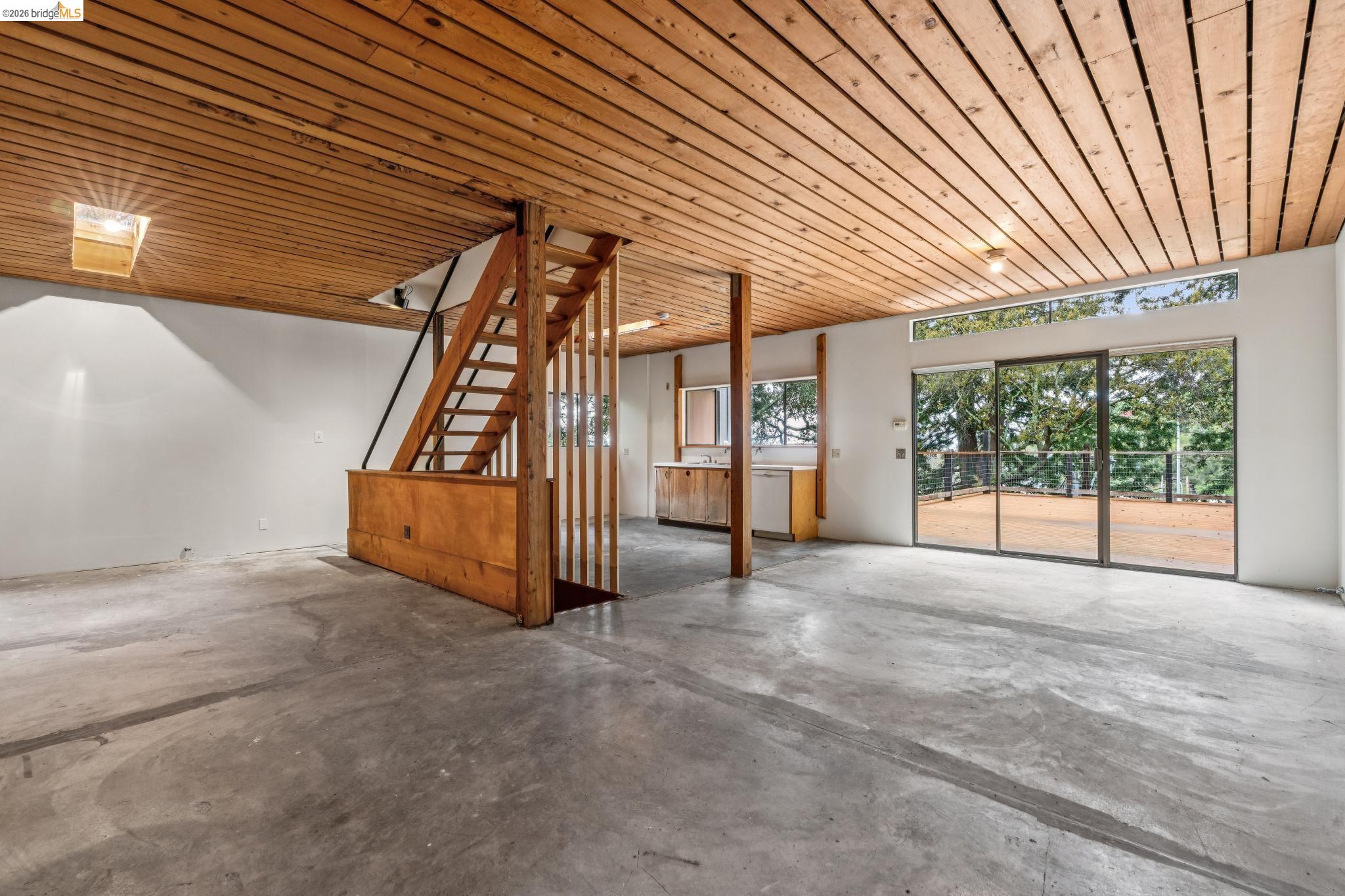 Detail Gallery Image 10 of 60 For 39 Canyon Rd, Berkeley,  CA 94704 - 4 Beds | 3/1 Baths