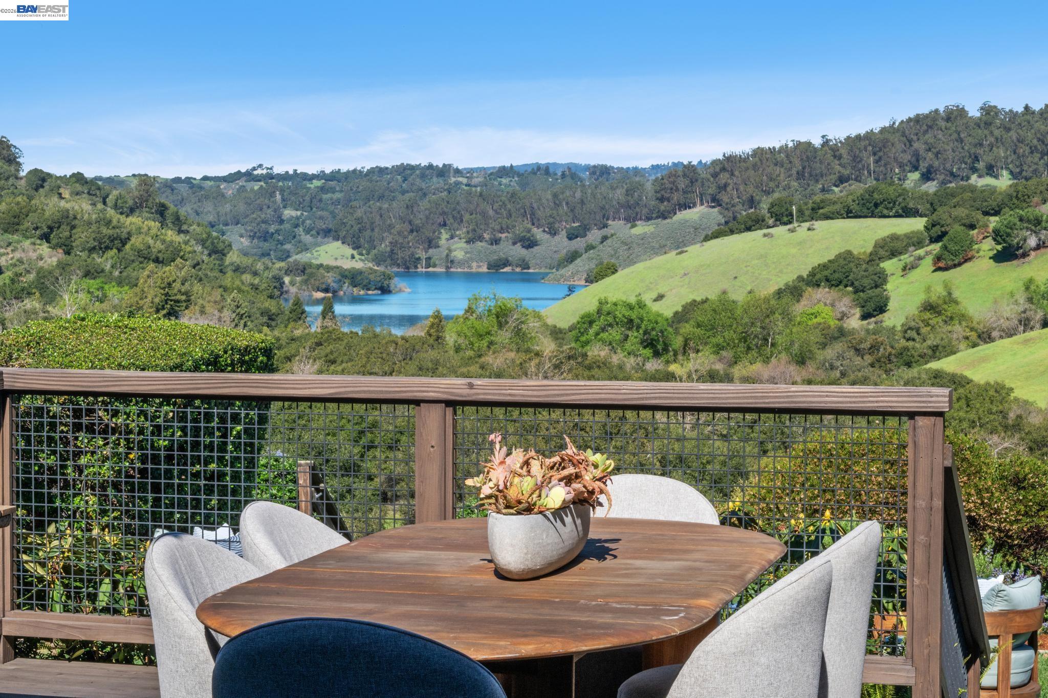 Detail Gallery Image 38 of 47 For 3146 Aylesbury Court, Castro Valley,  CA 94546 - 3 Beds | 2 Baths