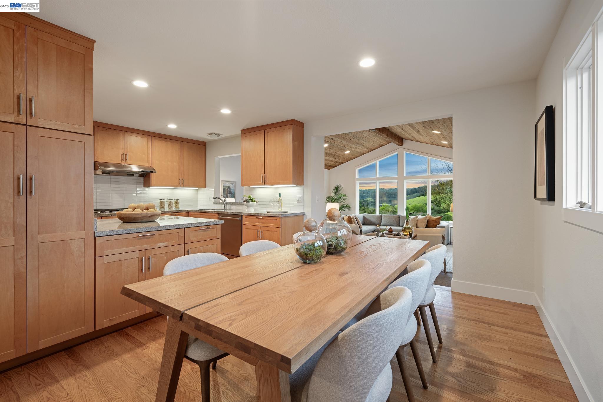 Detail Gallery Image 5 of 47 For 3146 Aylesbury Court, Castro Valley,  CA 94546 - 3 Beds | 2 Baths