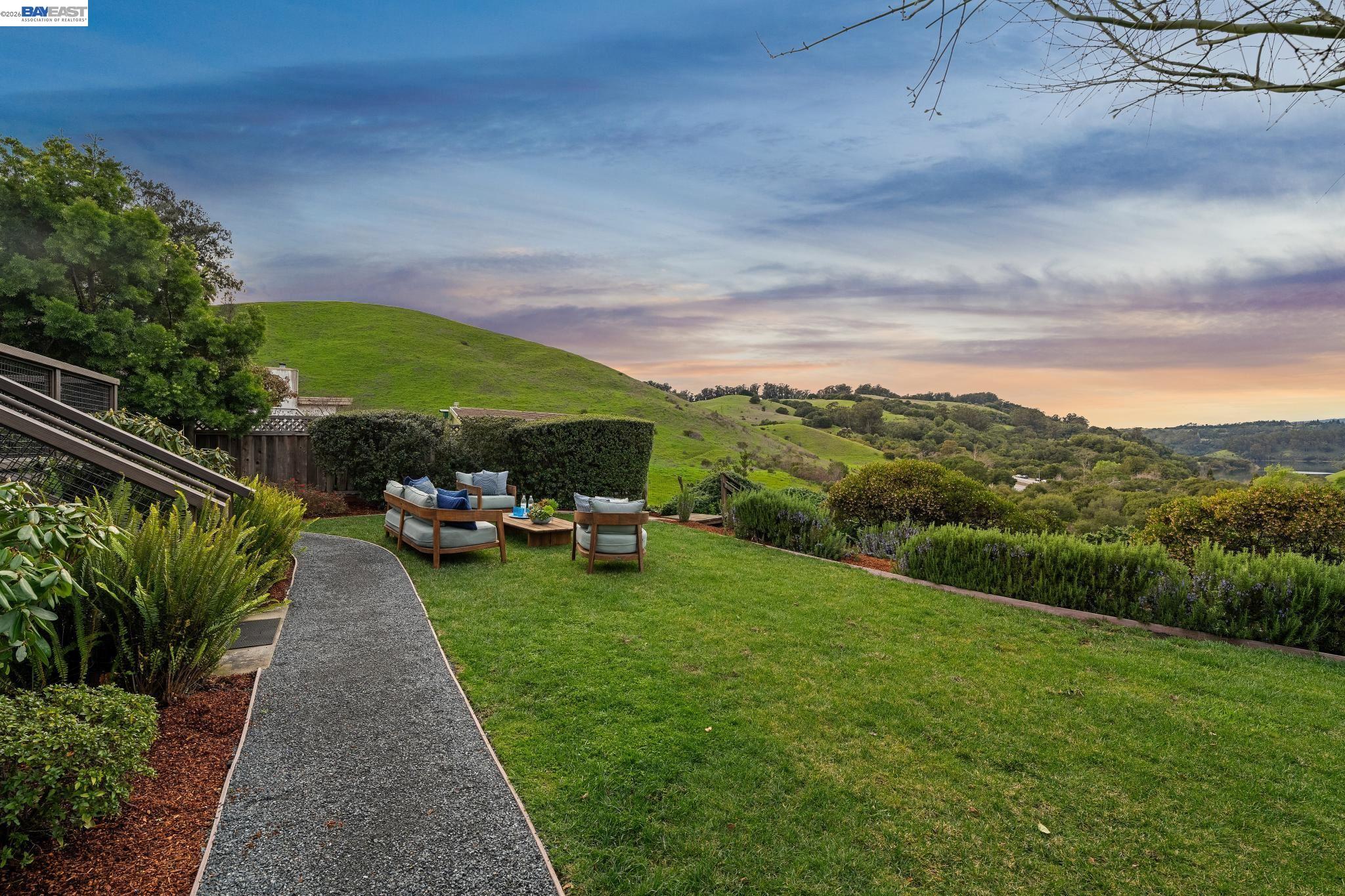 Detail Gallery Image 43 of 47 For 3146 Aylesbury Court, Castro Valley,  CA 94546 - 3 Beds | 2 Baths