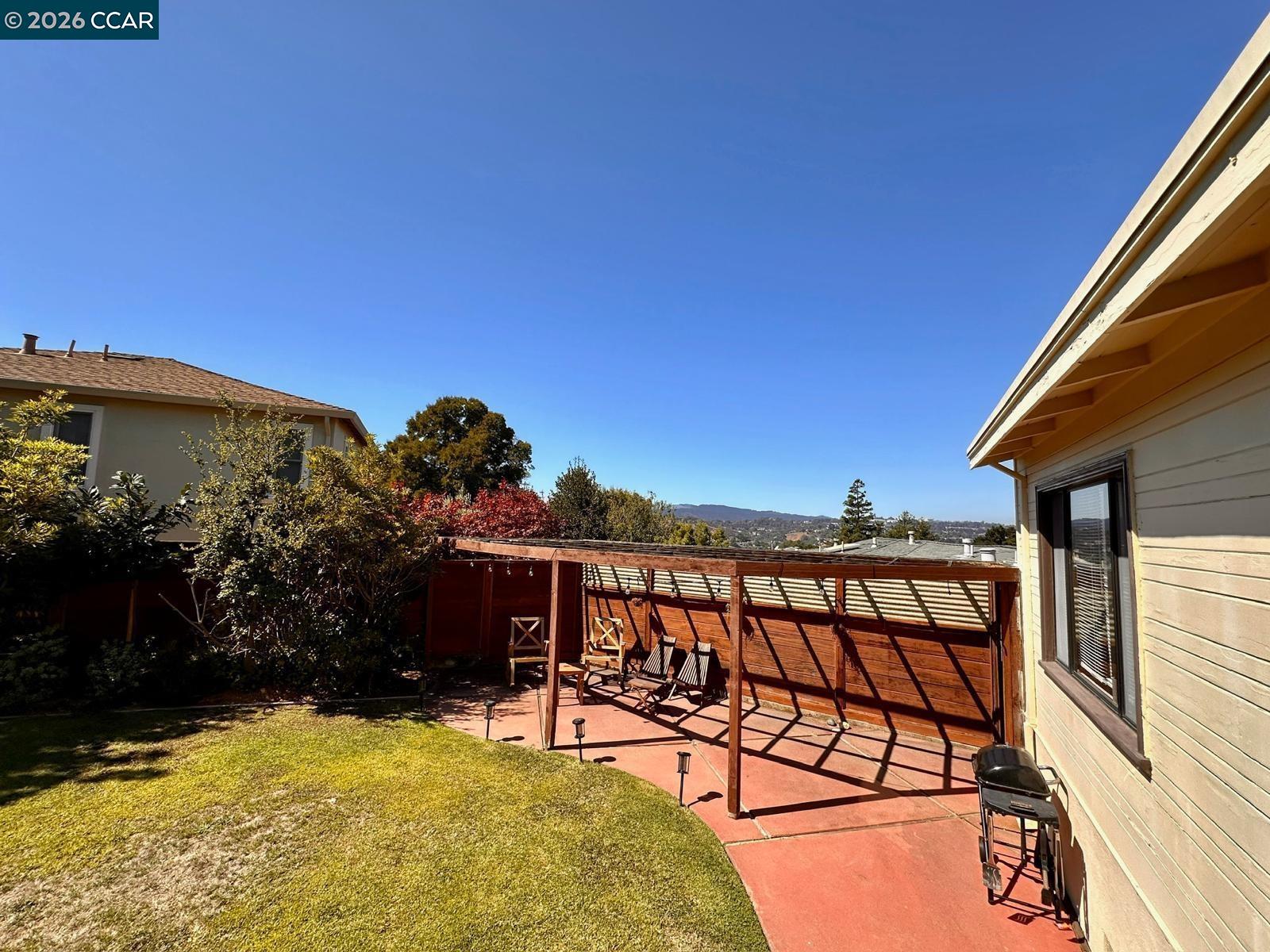 Detail Gallery Image 12 of 28 For 325 Landfair Ave, San Mateo,  CA 94403 - 2 Beds | 1 Baths