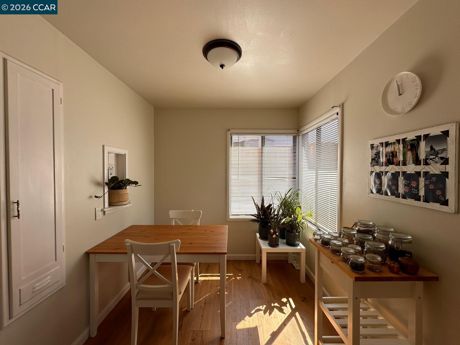 Detail Gallery Image 10 of 28 For 325 Landfair Ave, San Mateo,  CA 94403 - 2 Beds | 1 Baths