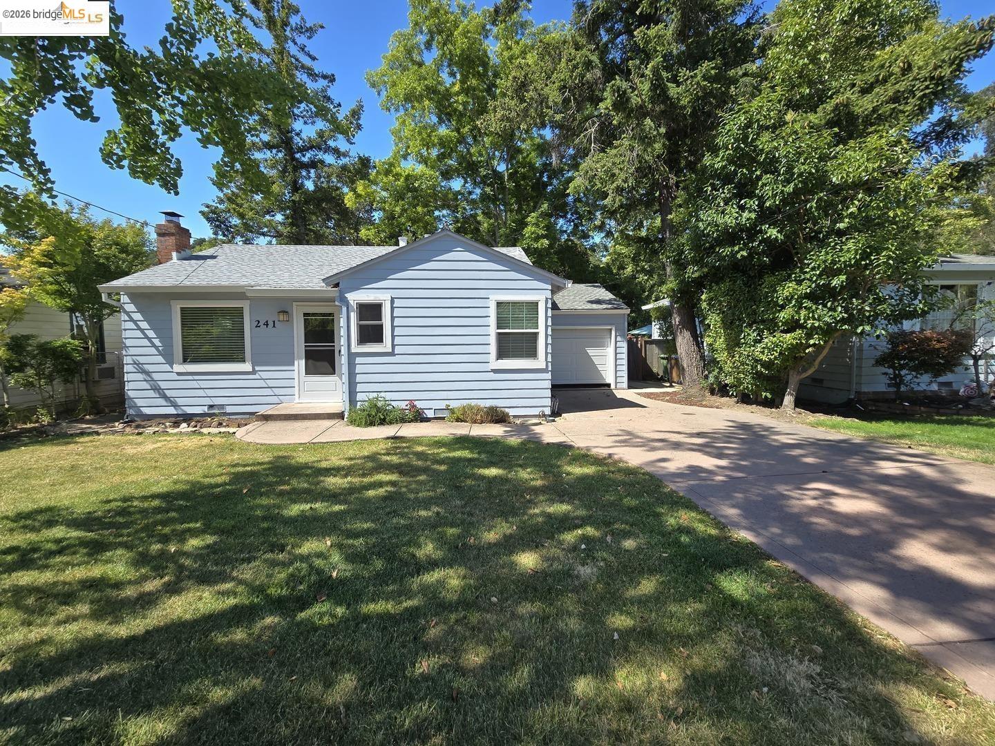 Detail Gallery Image 12 of 32 For 241 Humboldt St, San Rafael,  CA 94901 - 2 Beds | 1 Baths