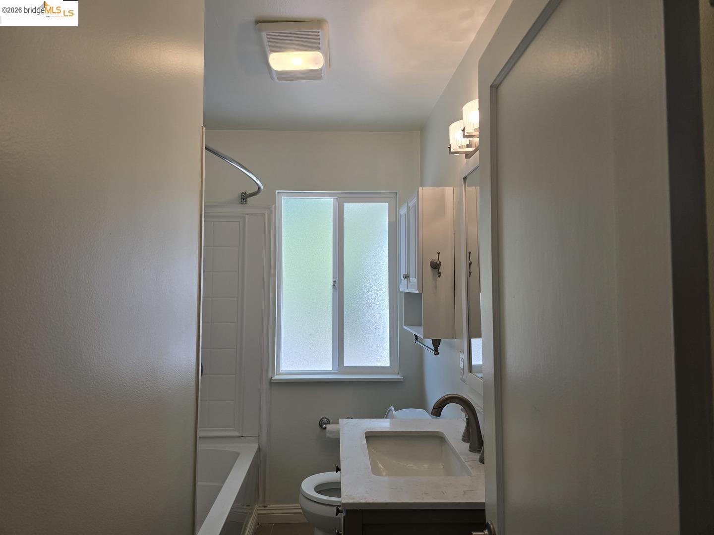 Detail Gallery Image 10 of 32 For 241 Humboldt St, San Rafael,  CA 94901 - 2 Beds | 1 Baths
