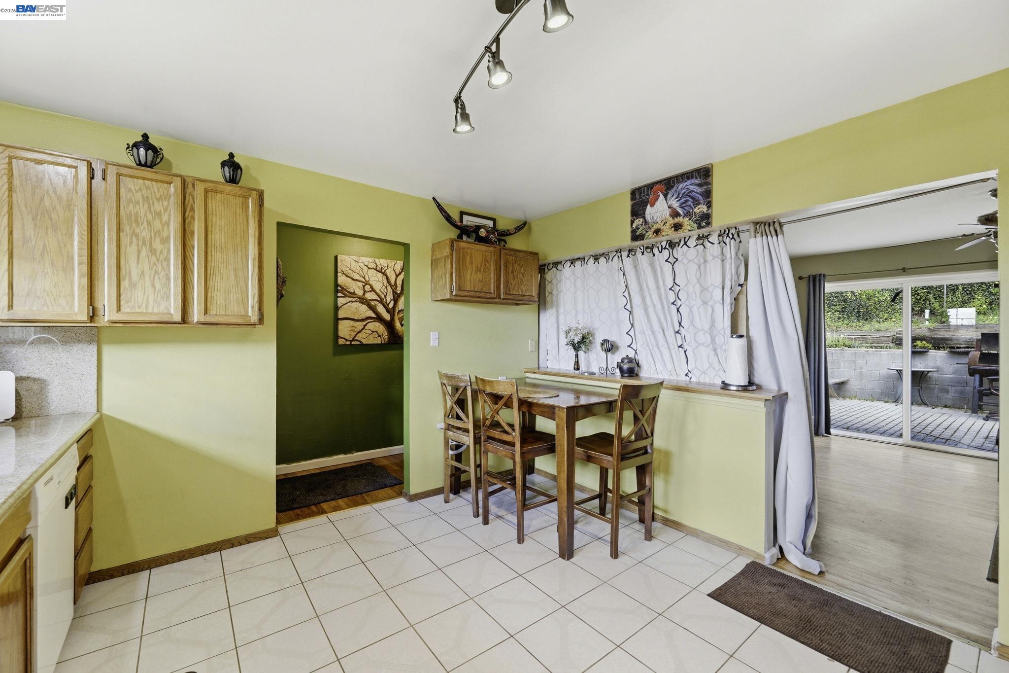 Detail Gallery Image 14 of 29 For 38380 Canyon Heights Dr, Fremont,  CA 94536 - 3 Beds | 1/1 Baths