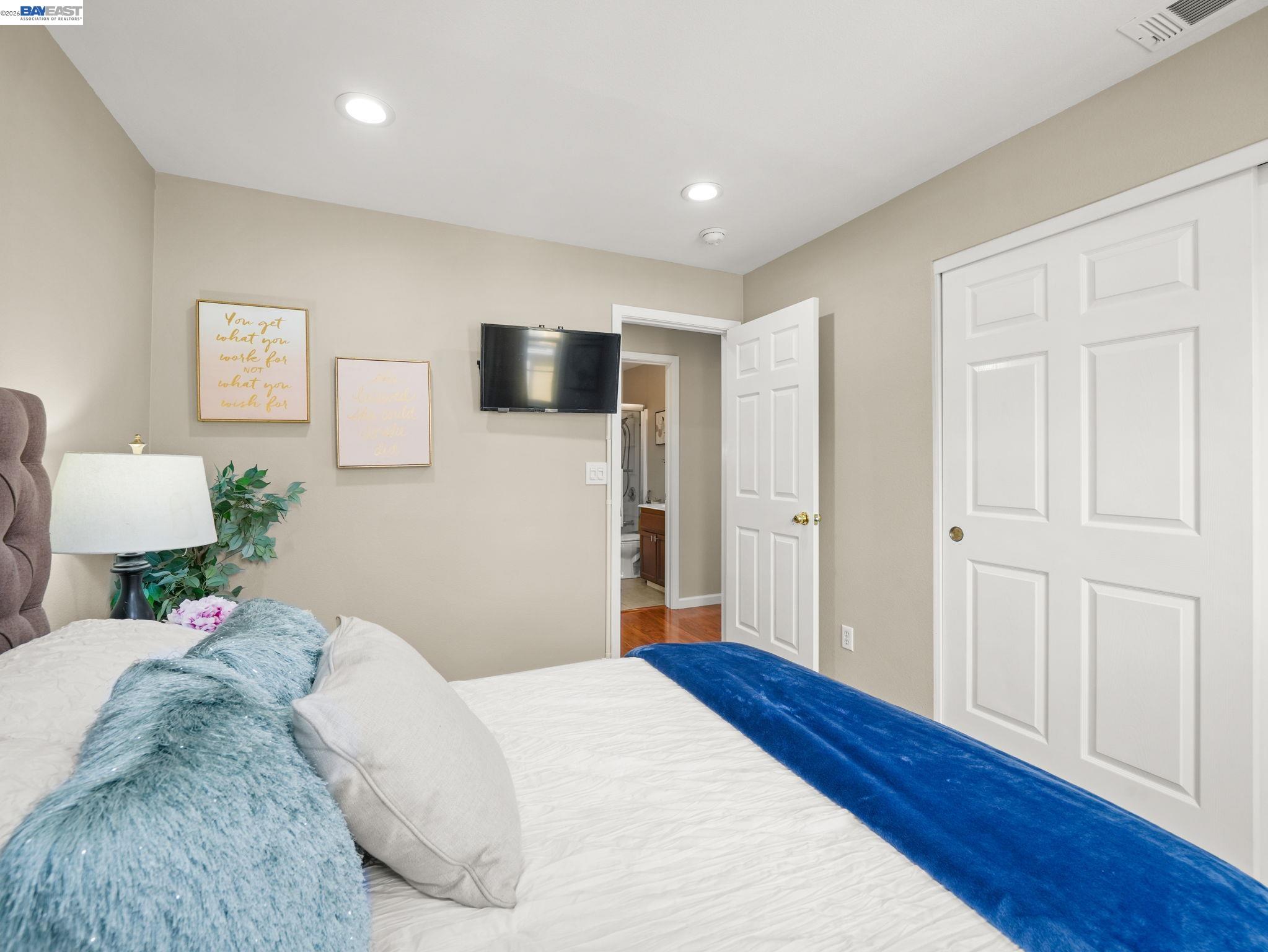 Detail Gallery Image 14 of 30 For 3454 Dayton Cmn, Fremont,  CA 94538 - 2 Beds | 2/1 Baths