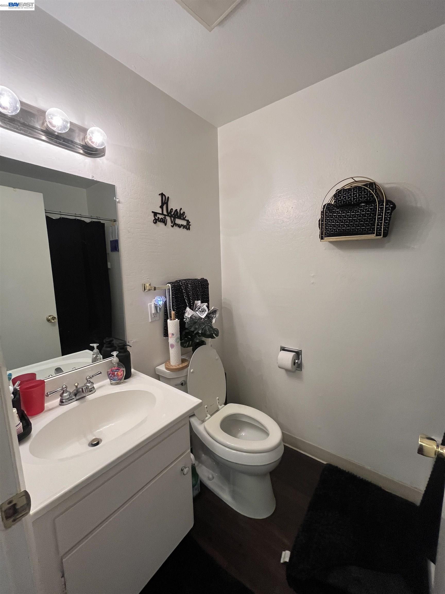 Detail Gallery Image 12 of 22 For 355 Parkview Ter a-8,  Vallejo,  CA 94589 - 3 Beds | 2 Baths