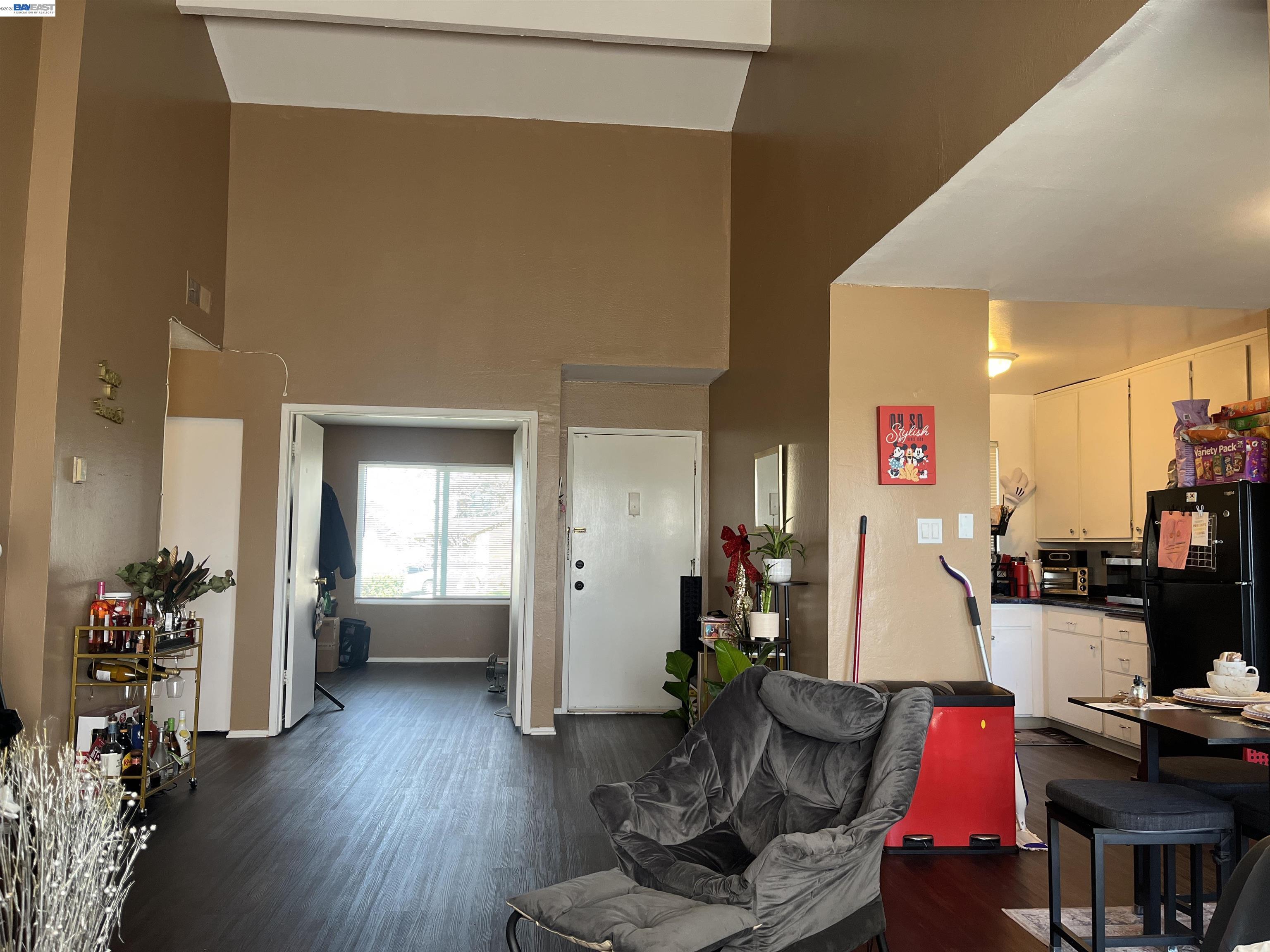 Detail Gallery Image 3 of 22 For 355 Parkview Ter a-8,  Vallejo,  CA 94589 - 3 Beds | 2 Baths